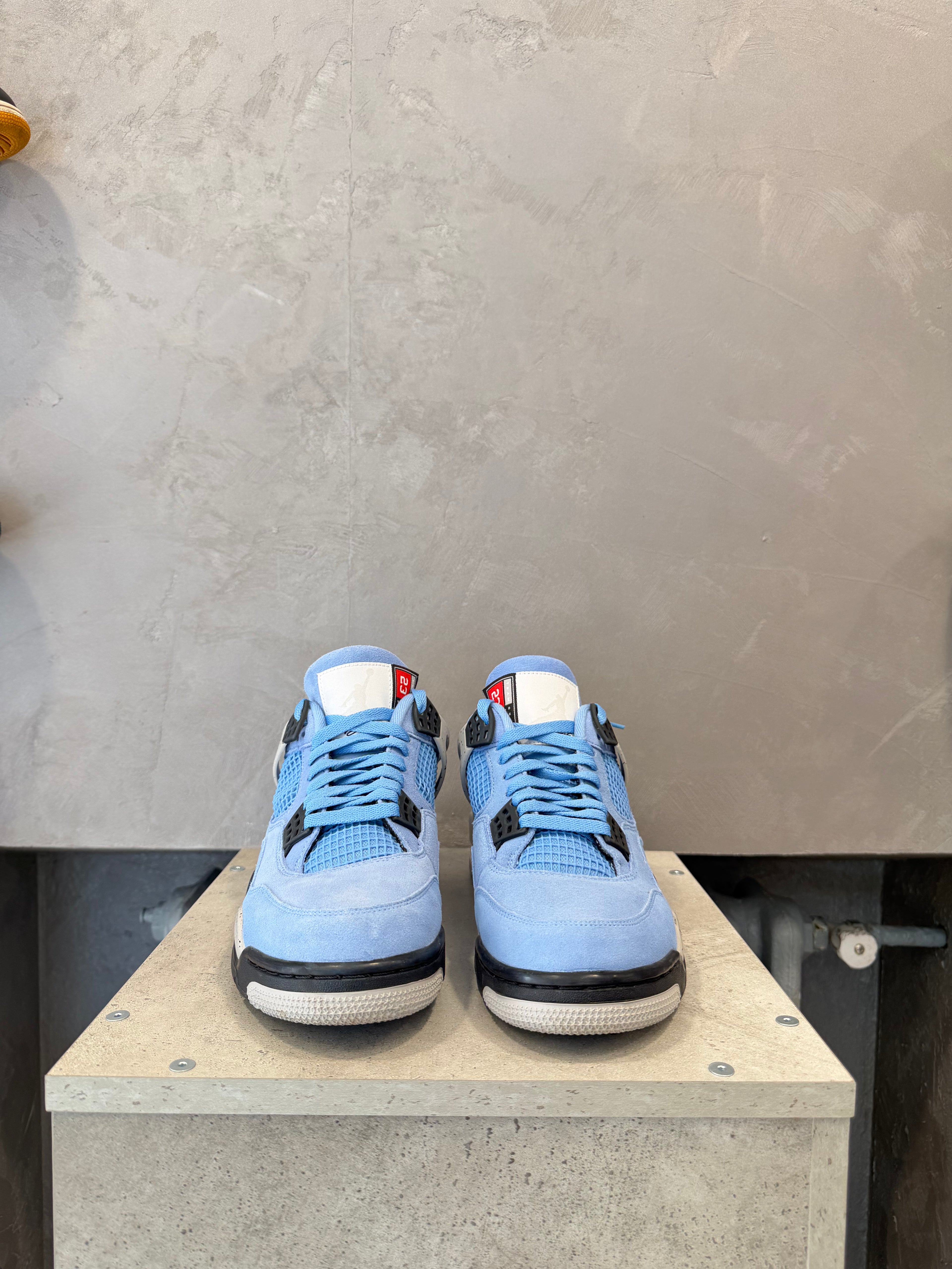 Air Jordan 4 Retro University Blue (44 EU)