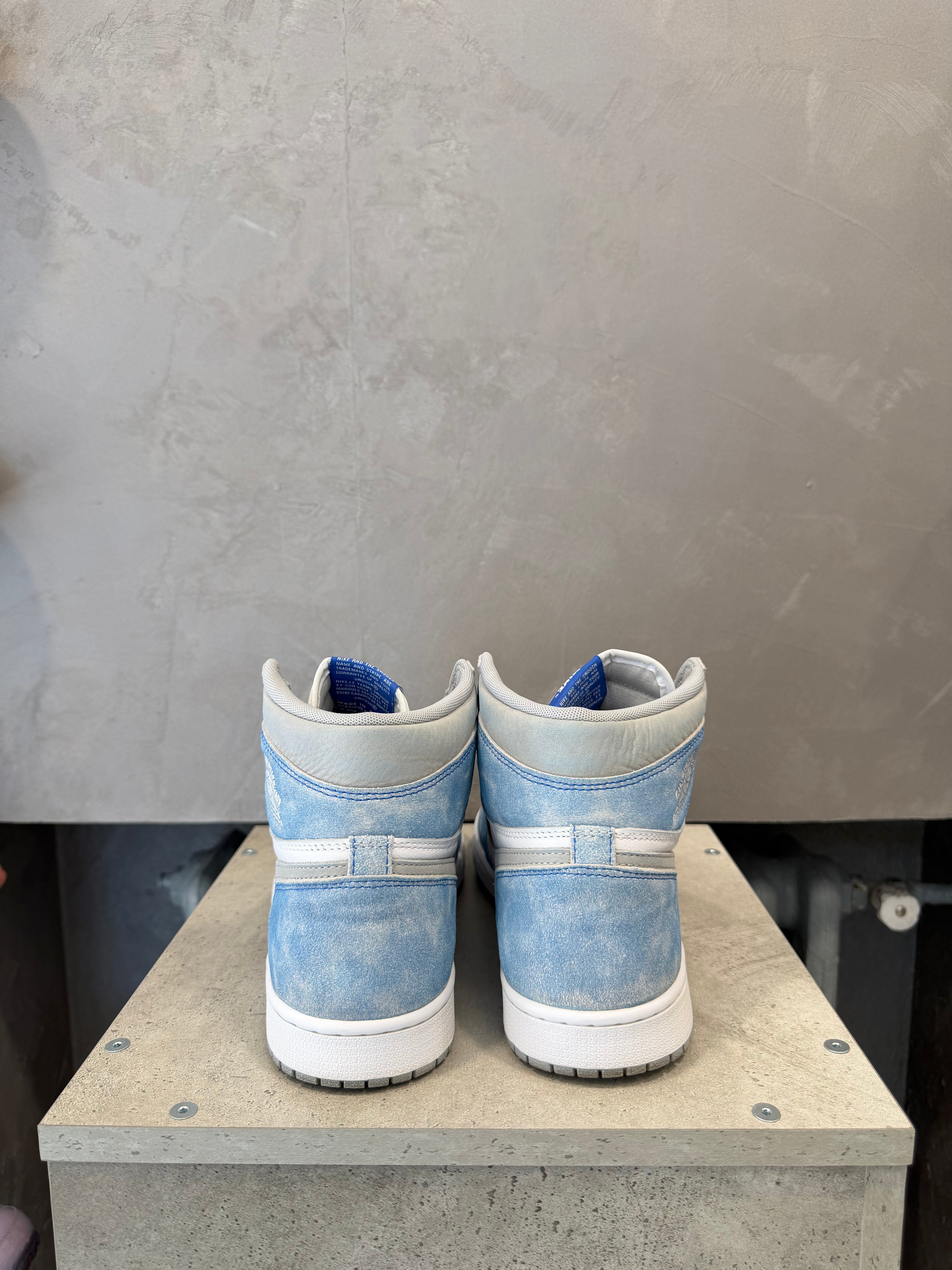 Air Jordan 1 High Hyper Royal (44 EU)