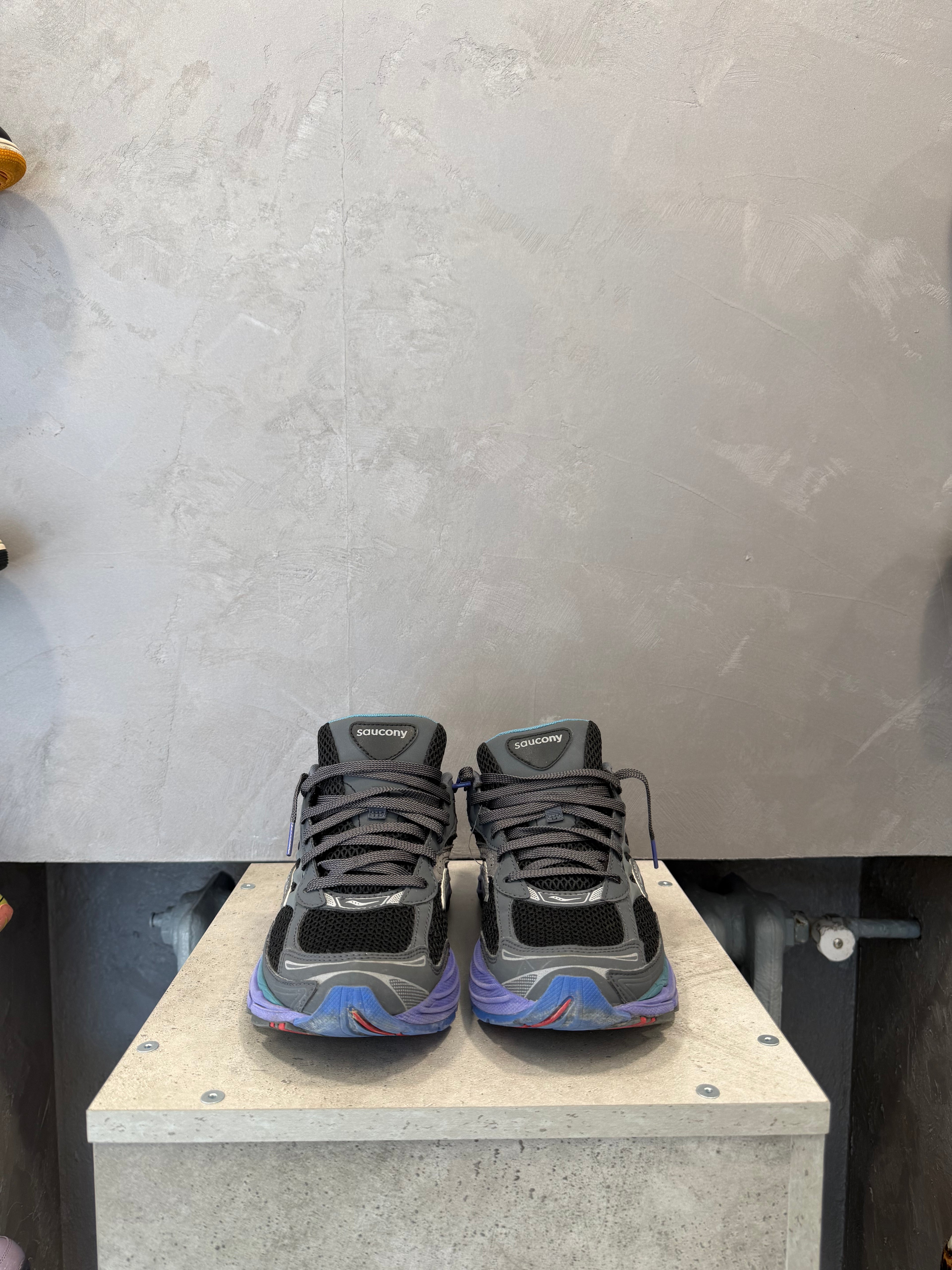 Saucony ProGrid Omni 9 Galaxy (40,5 EU)