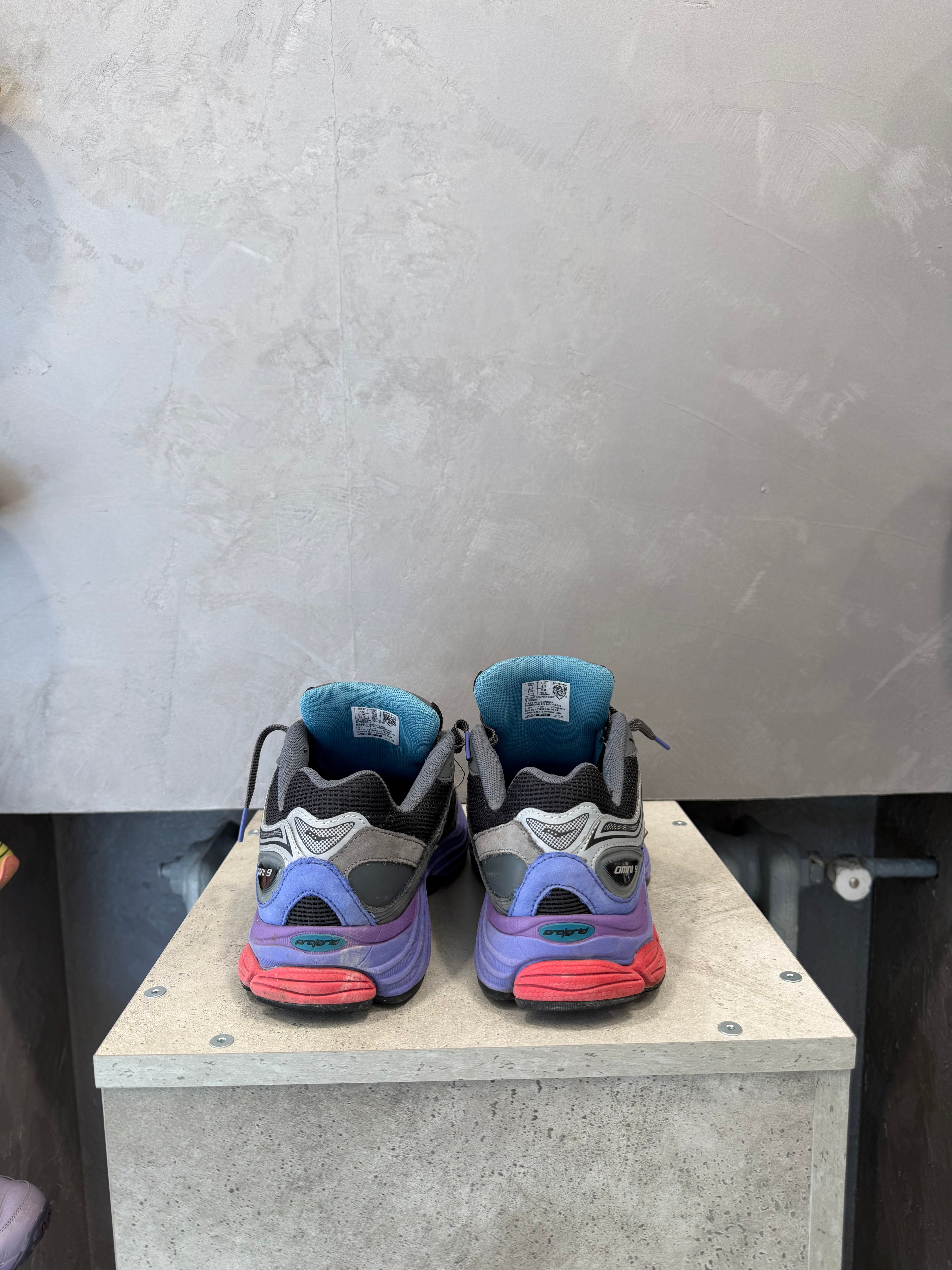 Saucony ProGrid Omni 9 Galaxy (40,5 EU)