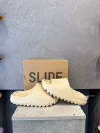 Adidas Yeezy Slide Bone (42 EU)