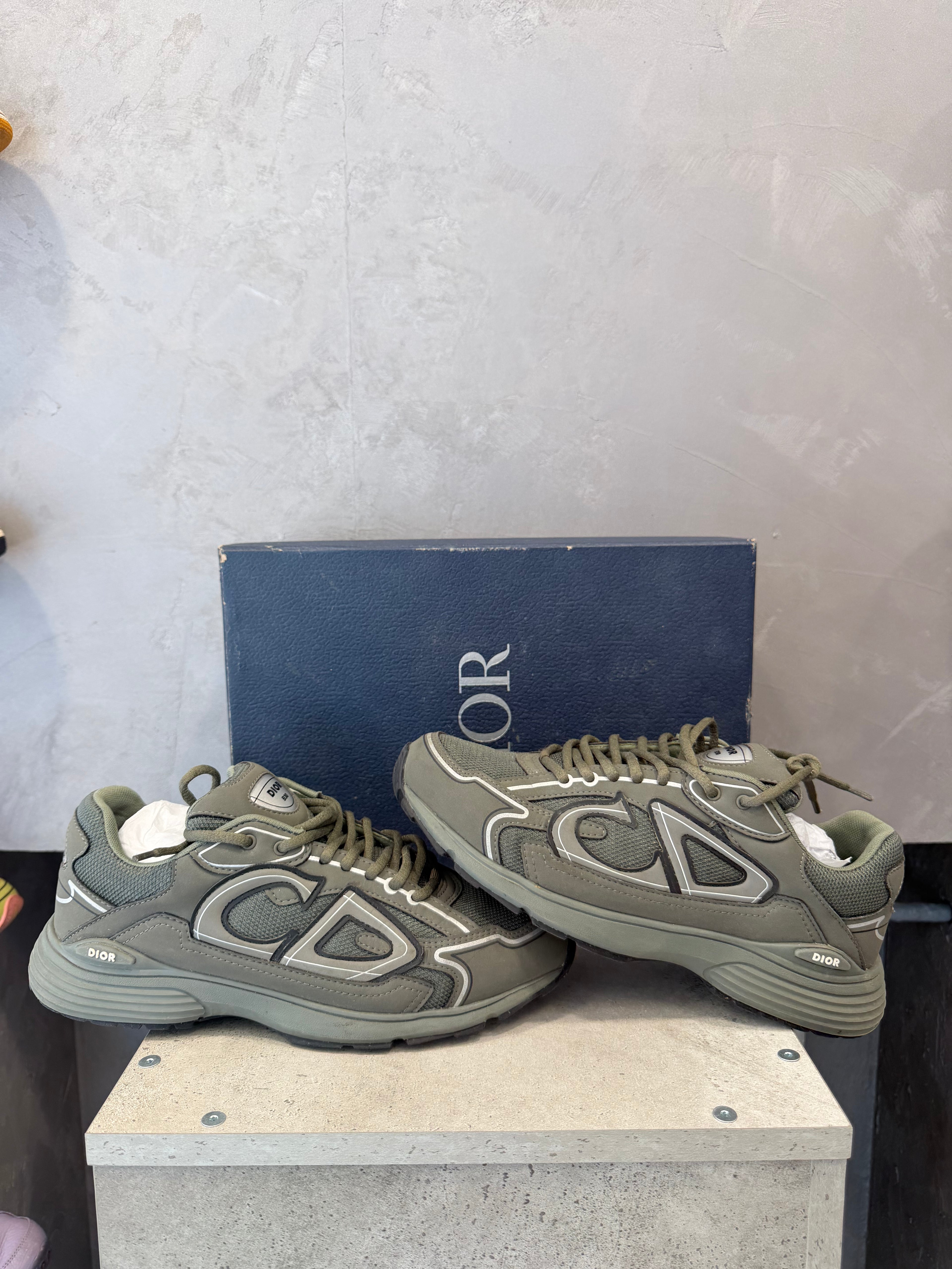 Dior B30 Low Top Olive (42 EU)