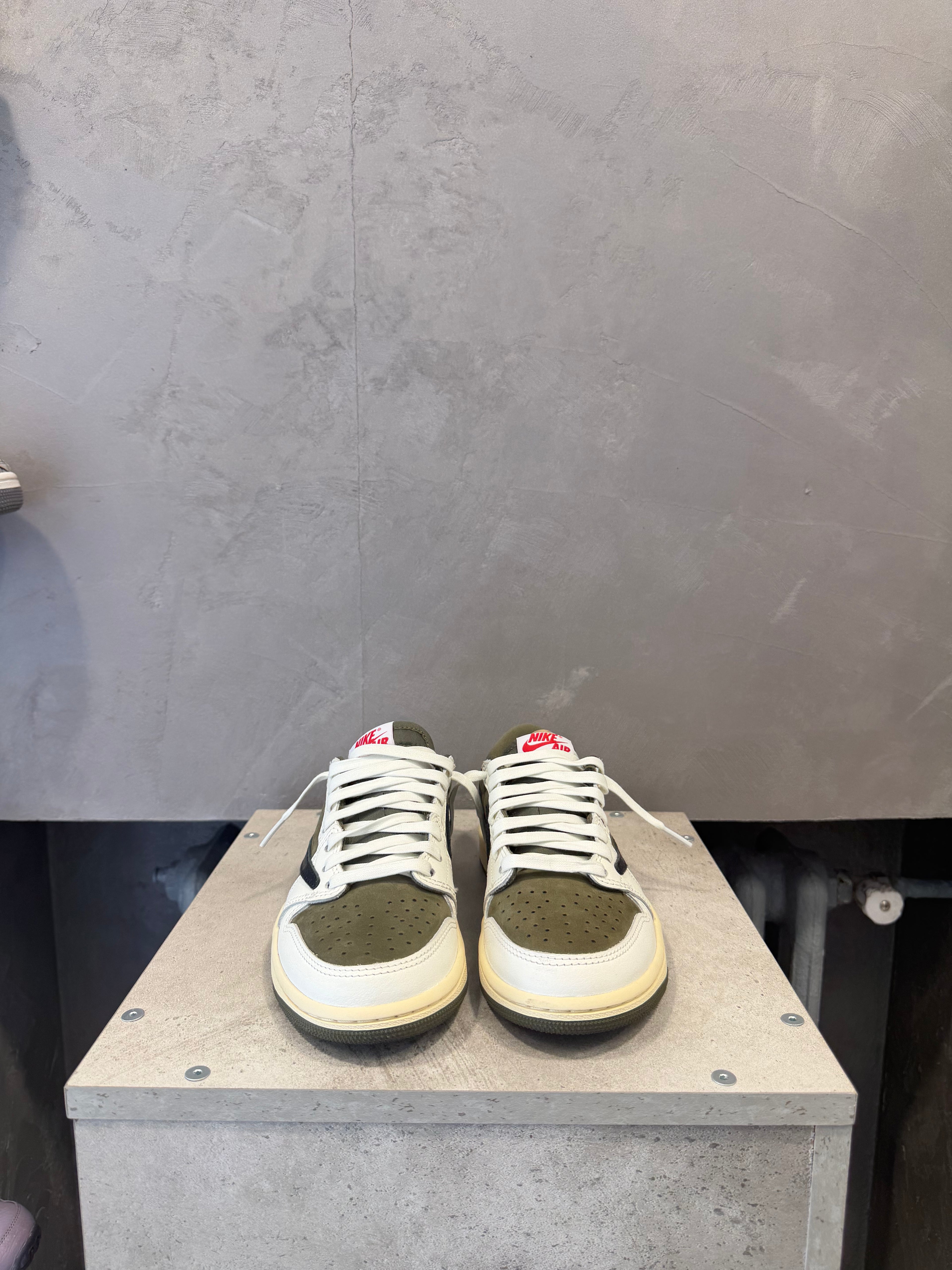 Air Jordan 1 Retro Low Travis Scott Medium Olive (36,5 EU)