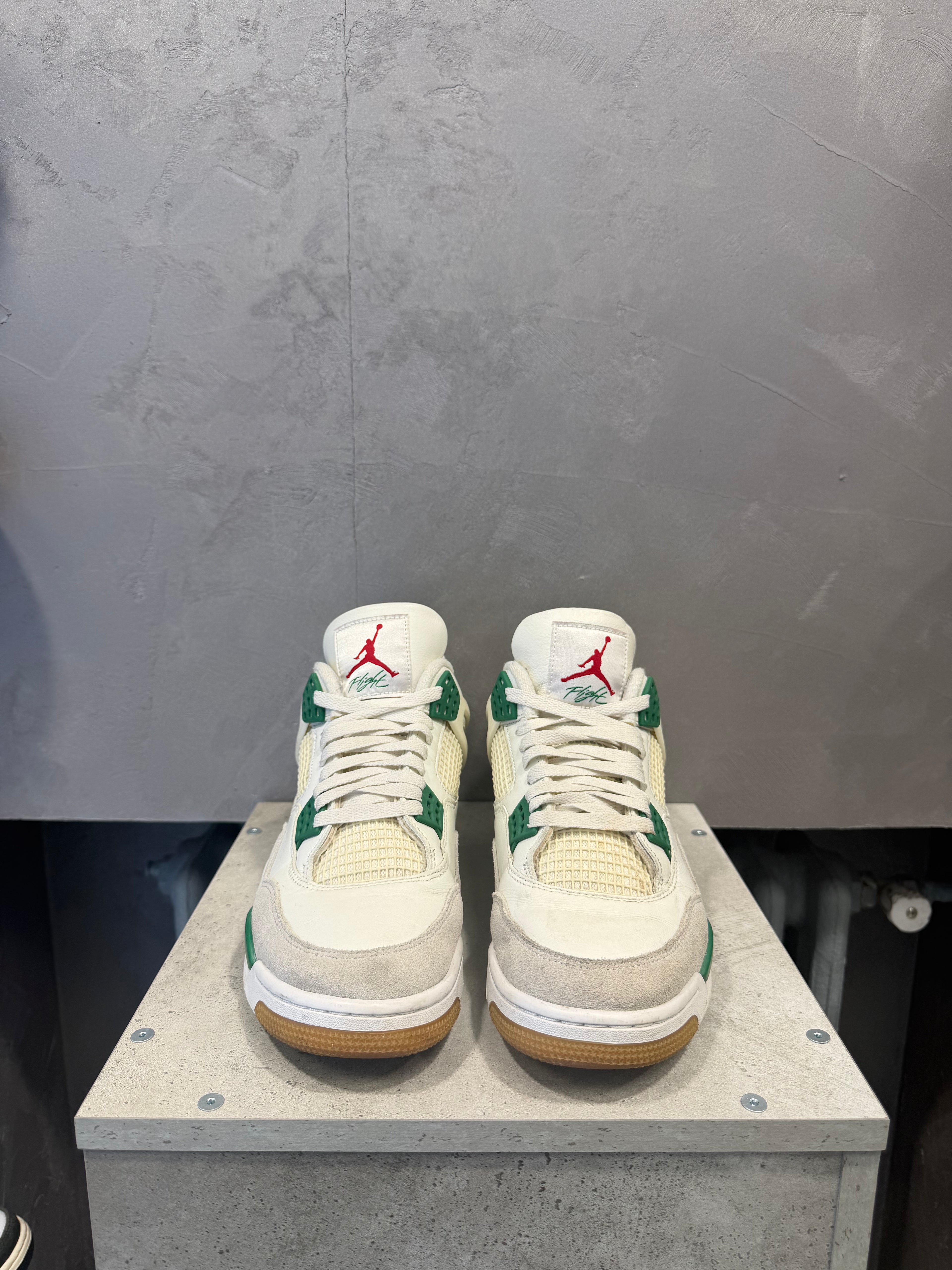 Air Jordan 4 SB Pine Green (44,5 EU)