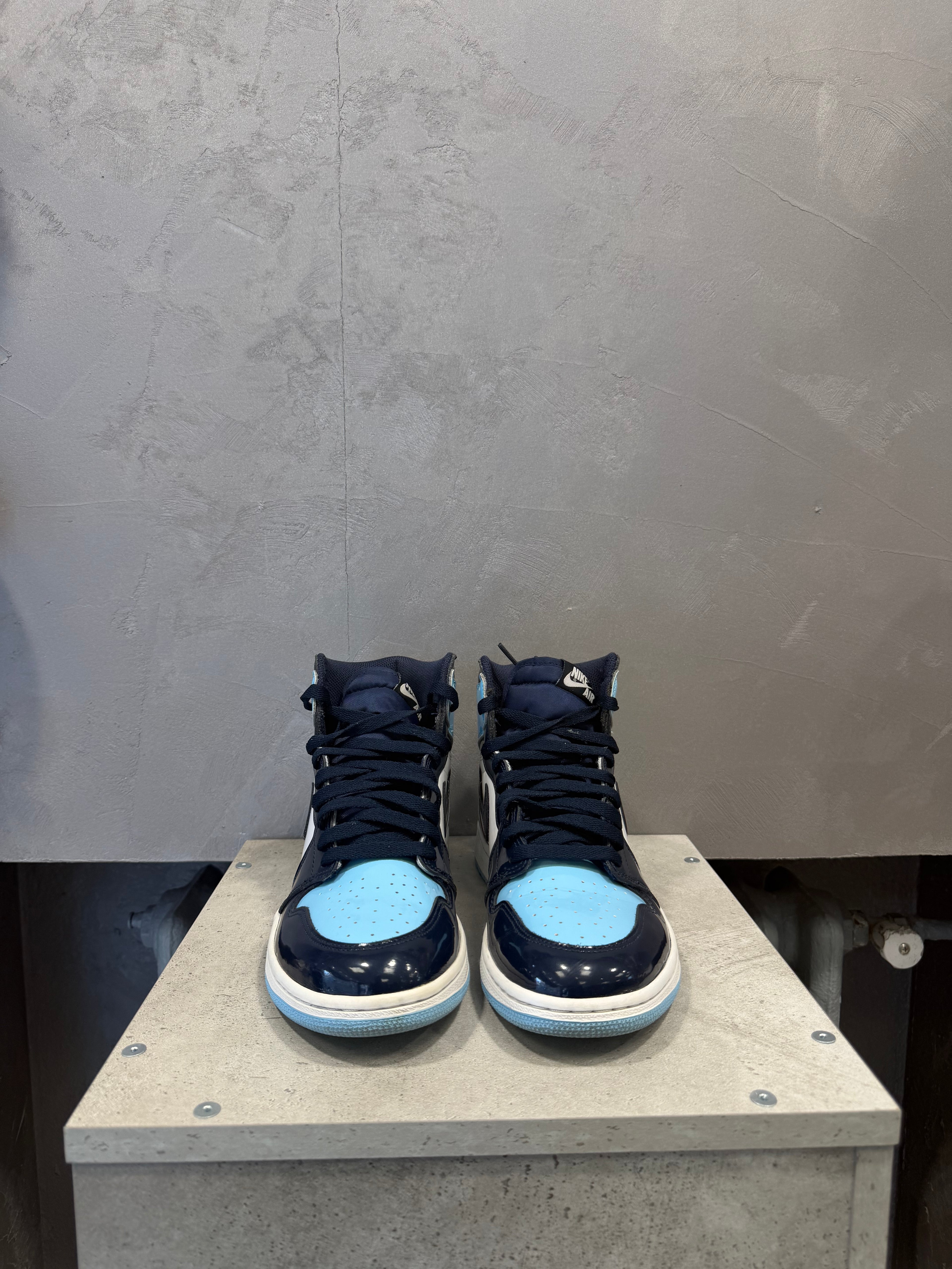 Air Jordan 1 Retro High UNC Patent (41 EU)