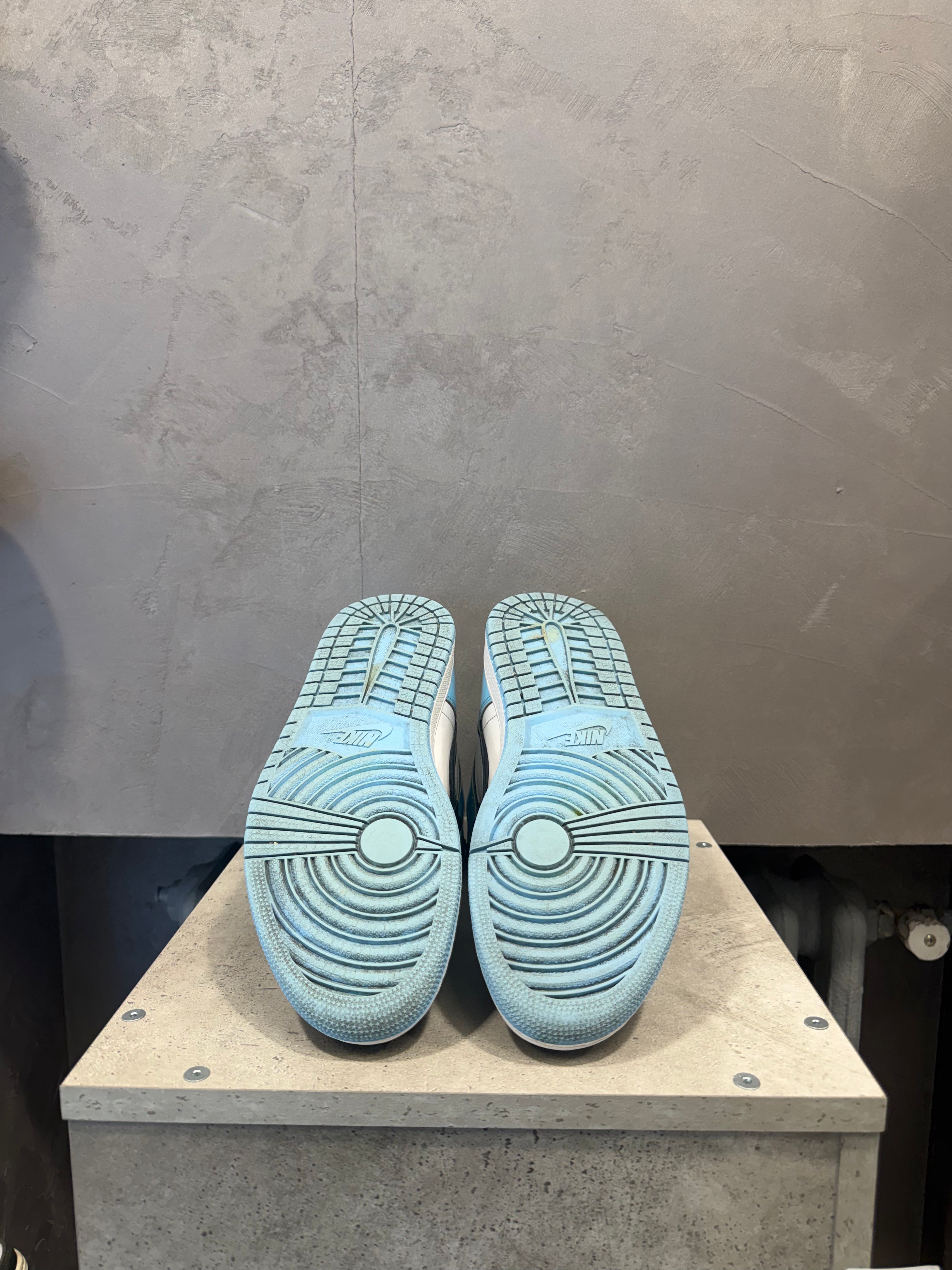 Air Jordan 1 Retro High UNC Patent (41 EU)