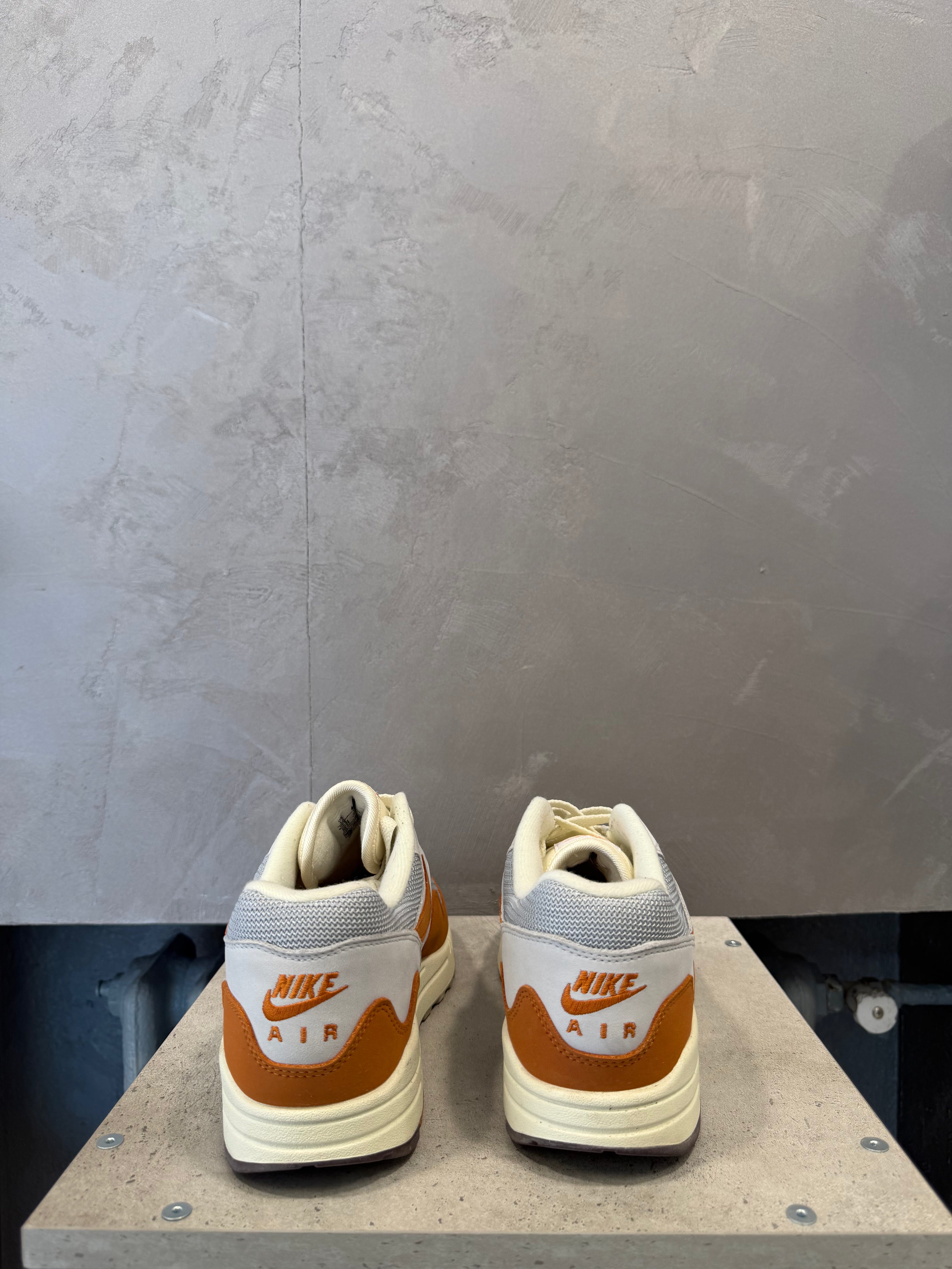 Nike Air Max 1 Patta Monarch (44 EU)