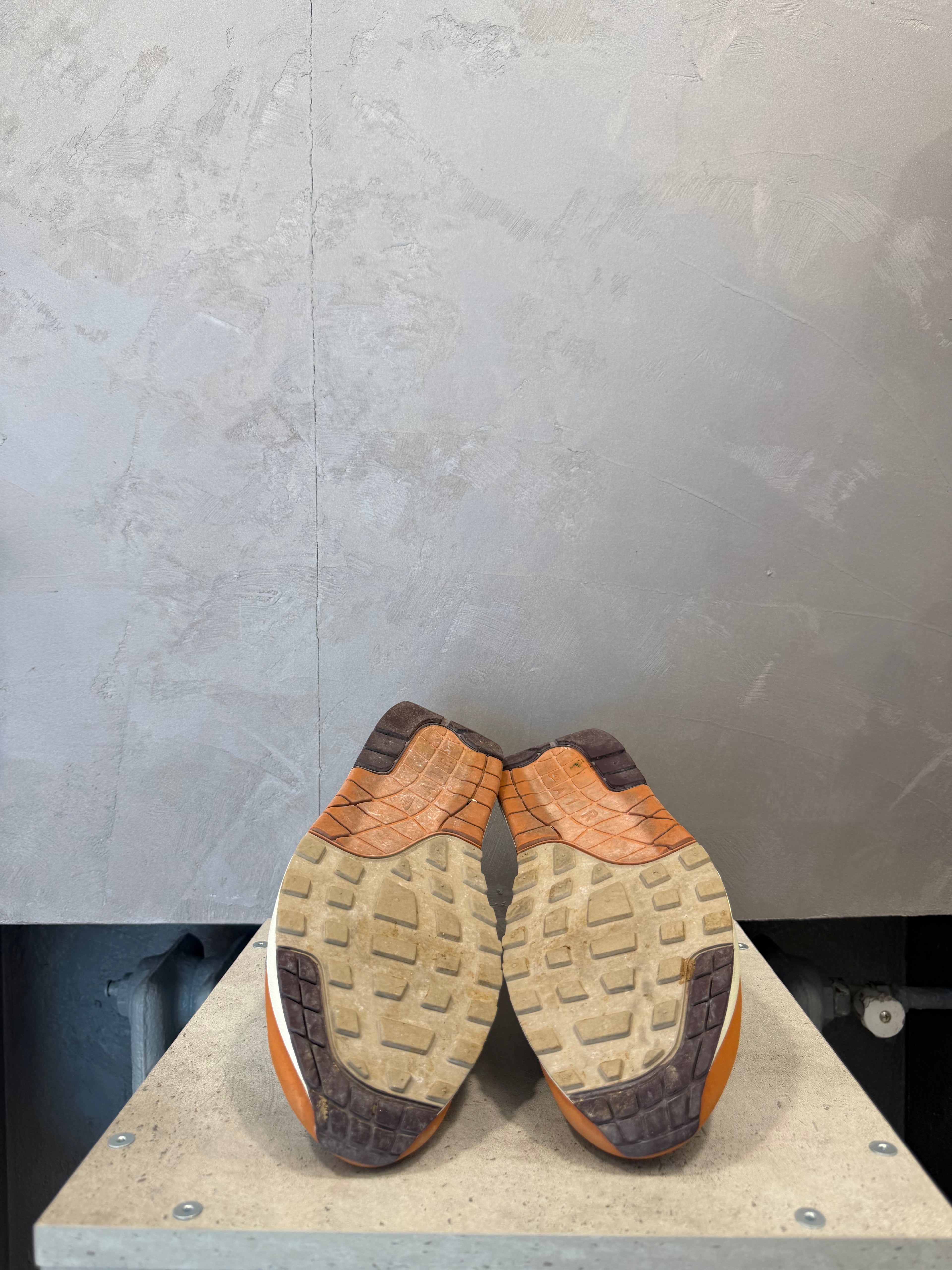 Nike Air Max 1 Patta Monarch (44 EU)