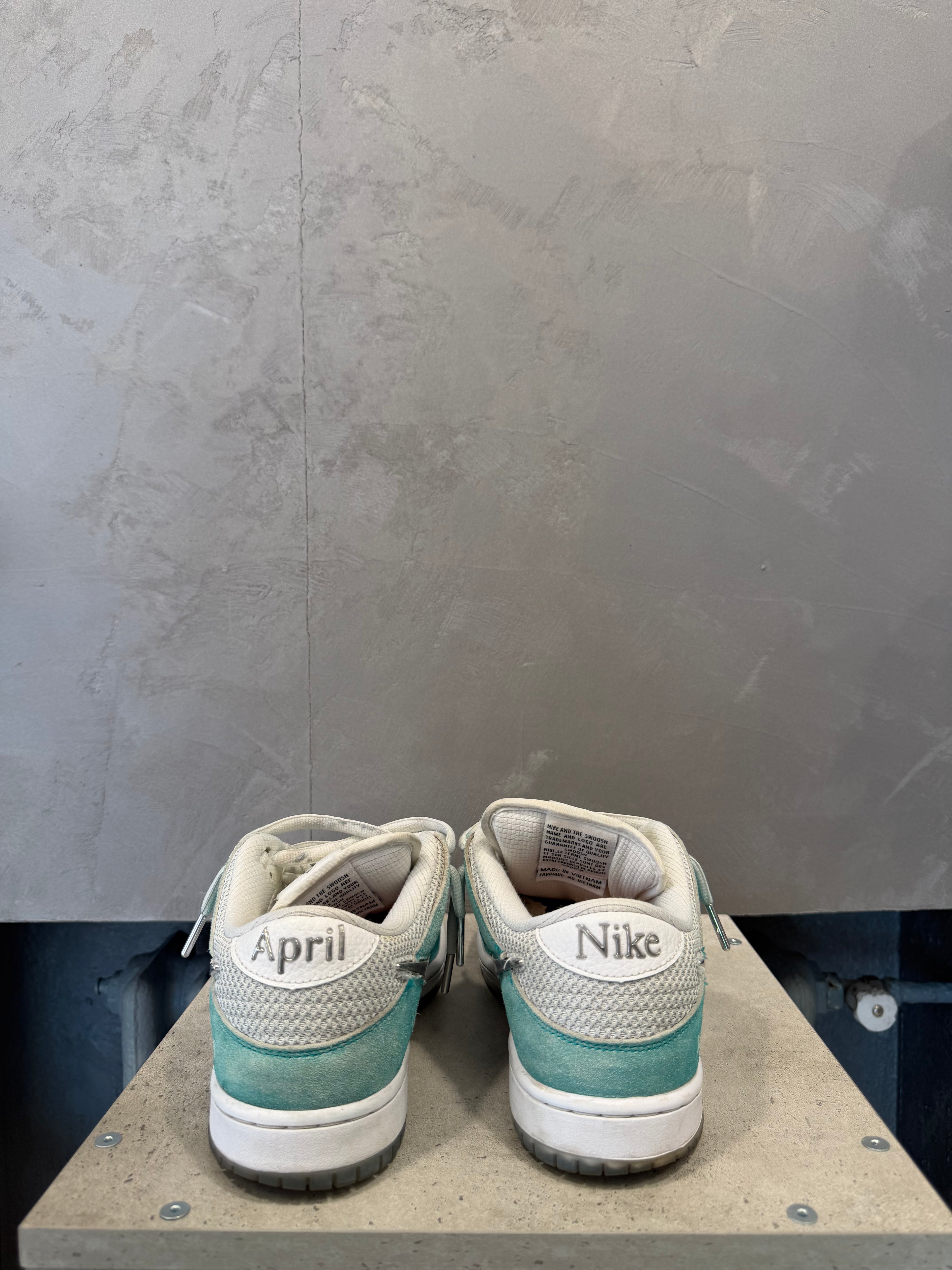 Nike Dunk Low SB April Skateboard (42 EU)