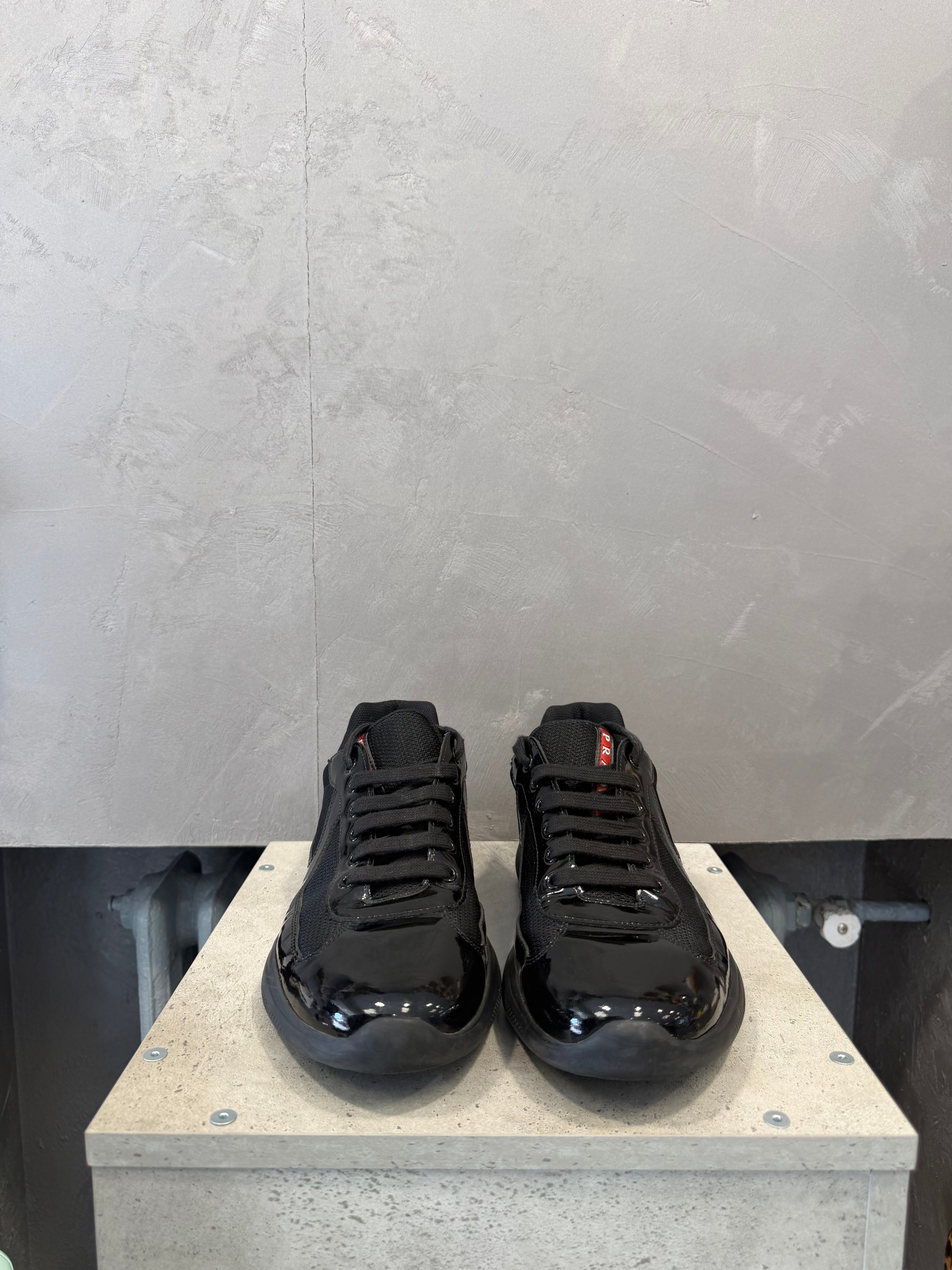 Prada America's Cup Black (44 EU)