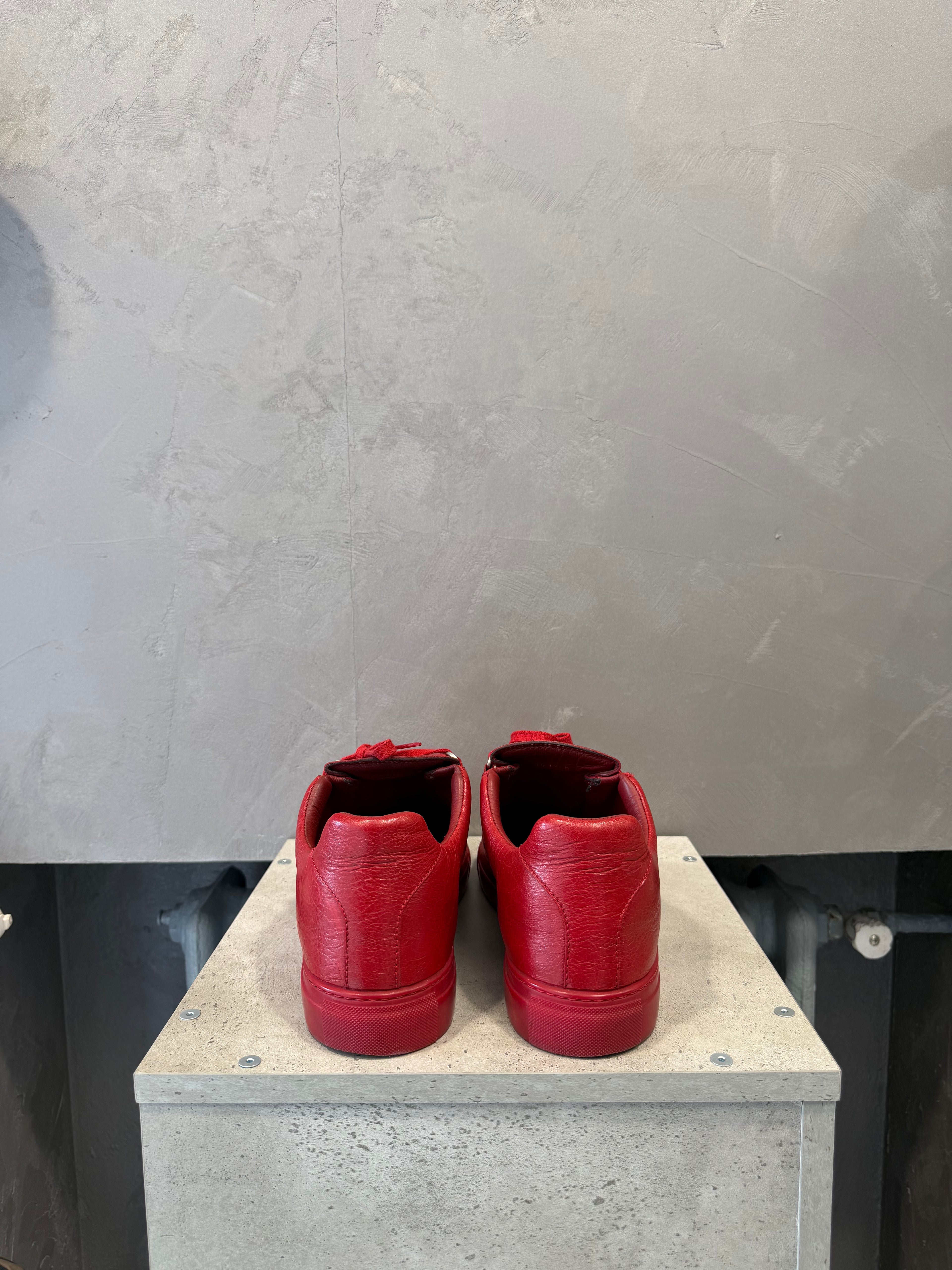 Balenciaga Arena Low Rouge Grenade (43 EU)