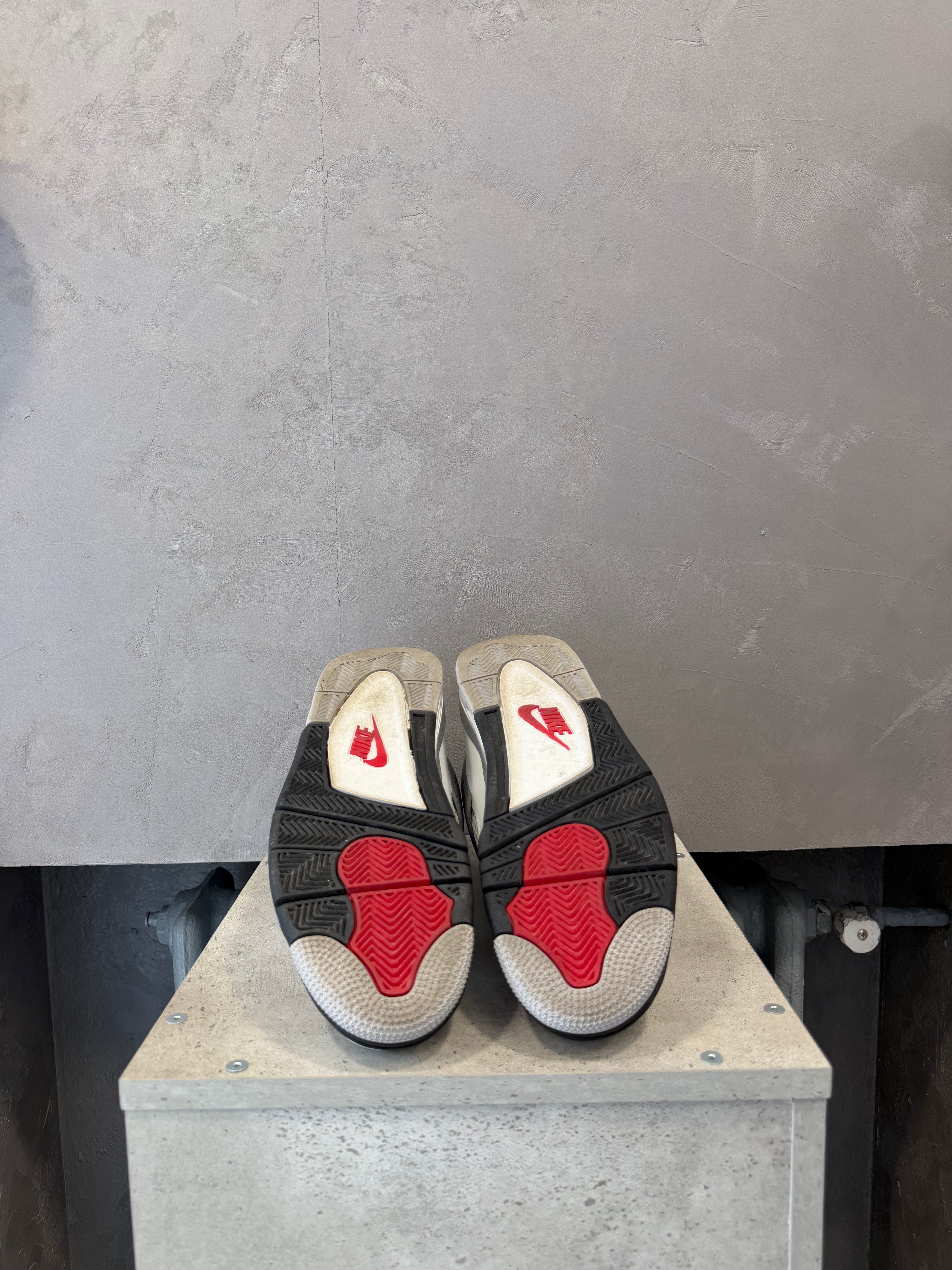Air Jordan 4 Retro White Cement (2025)