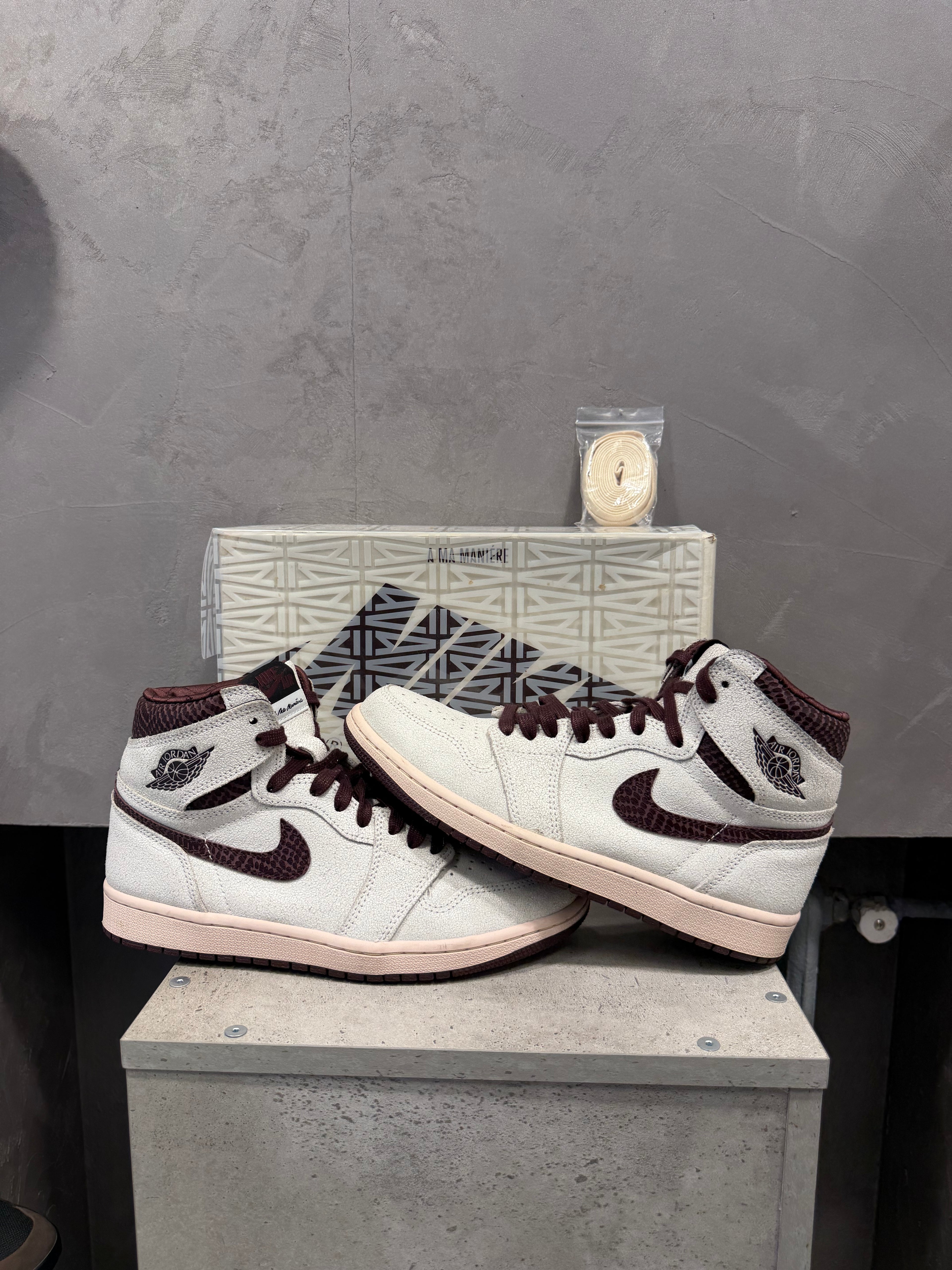Air Jordan 1 Retro High OG A Ma Maniére (42 EU)