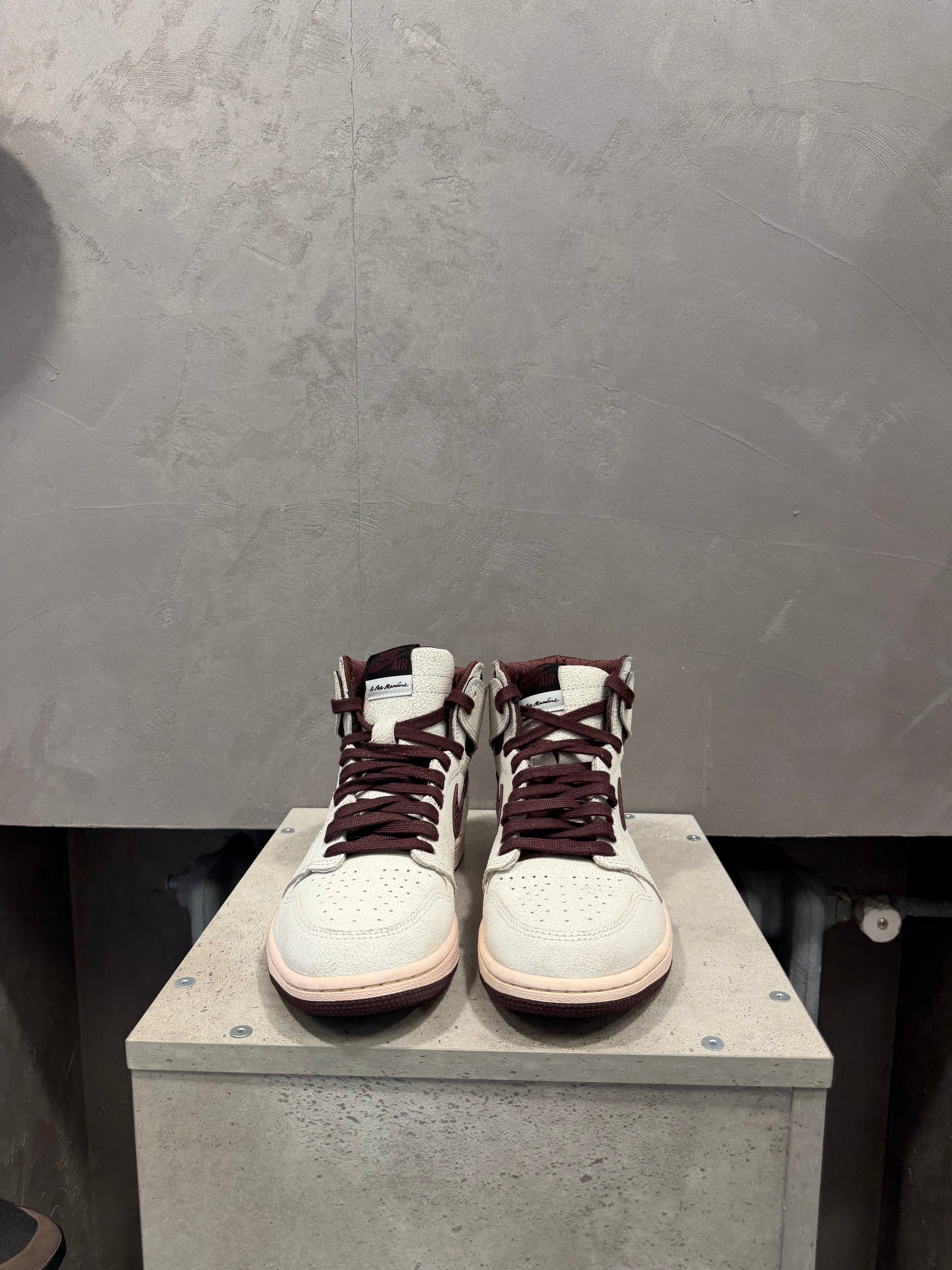Air Jordan 1 Retro High OG A Ma Maniére (42 EU)