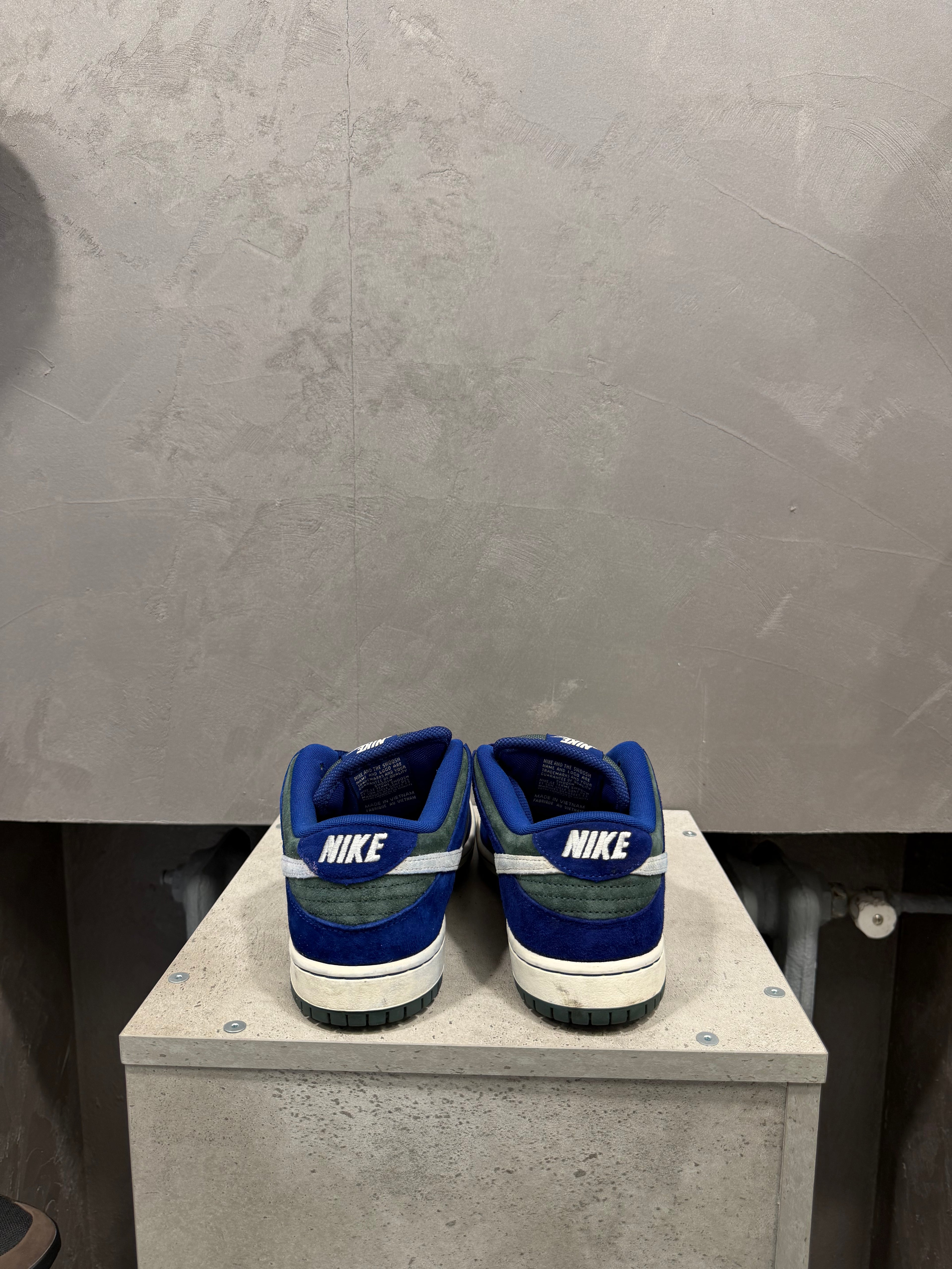 Nike SB Dunk Low Deep Royal Blue (42 EU)