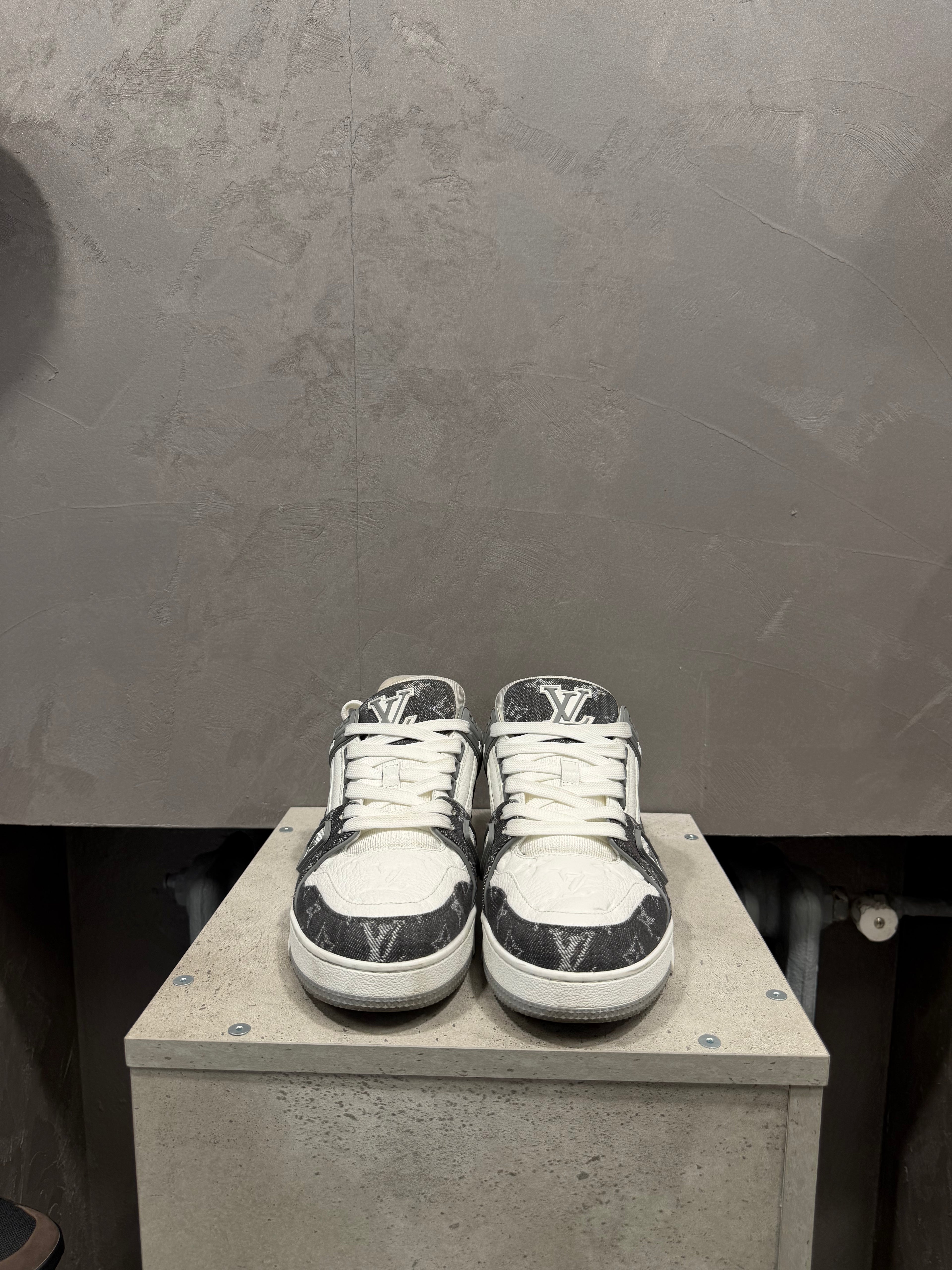 Louis Vuitton Trainer Monogram Denim Grey White (LV7,5 - 42,5 EU)