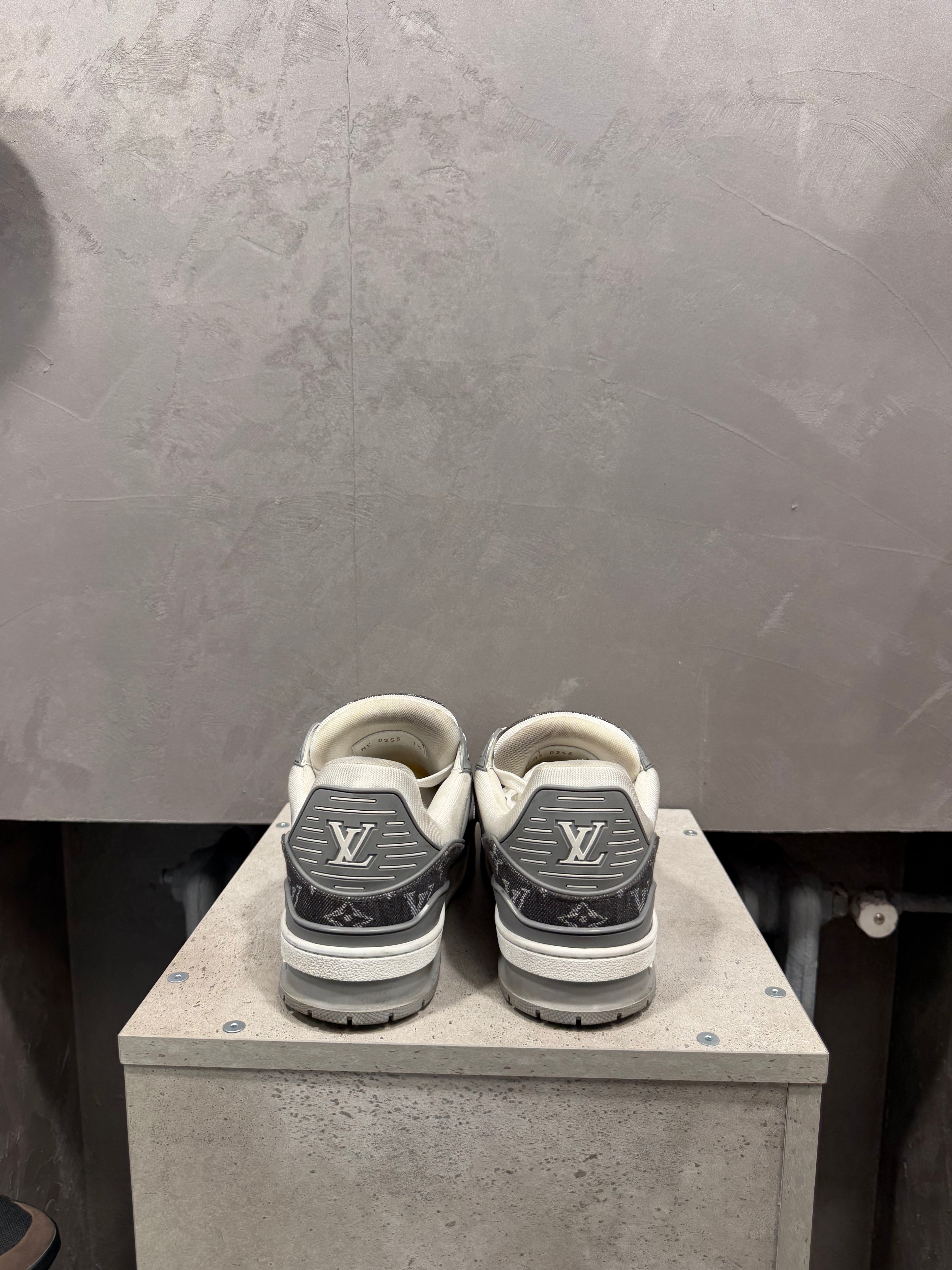 Louis Vuitton Trainer Monogram Denim Grey White (LV7,5 - 42,5 EU)