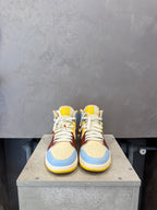 Air Jordan 1 Mid SE Fearless Maison Chateau Rouge (42,5 EU)