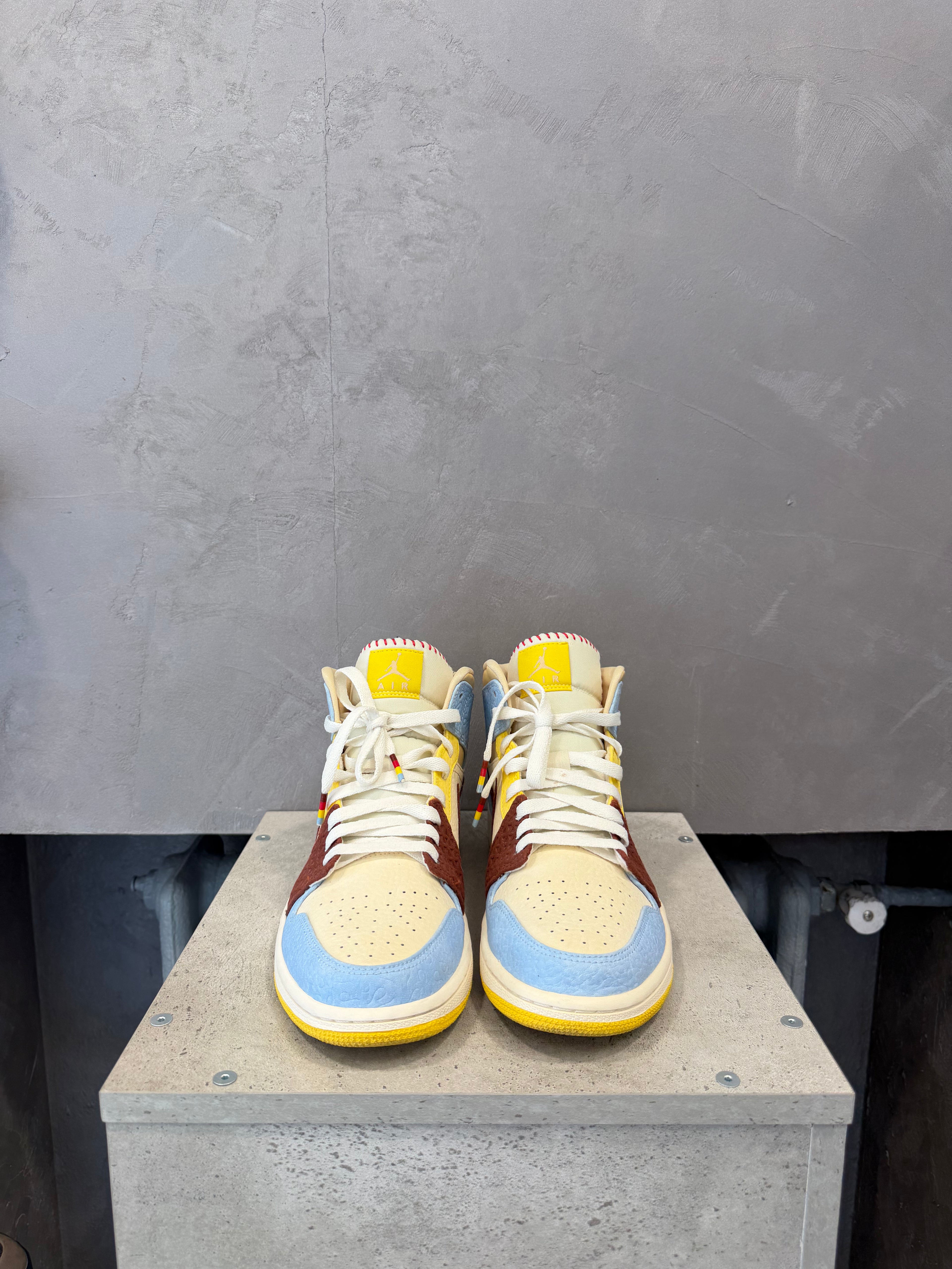 Air Jordan 1 Mid SE Fearless Maison Chateau Rouge (42,5 EU)