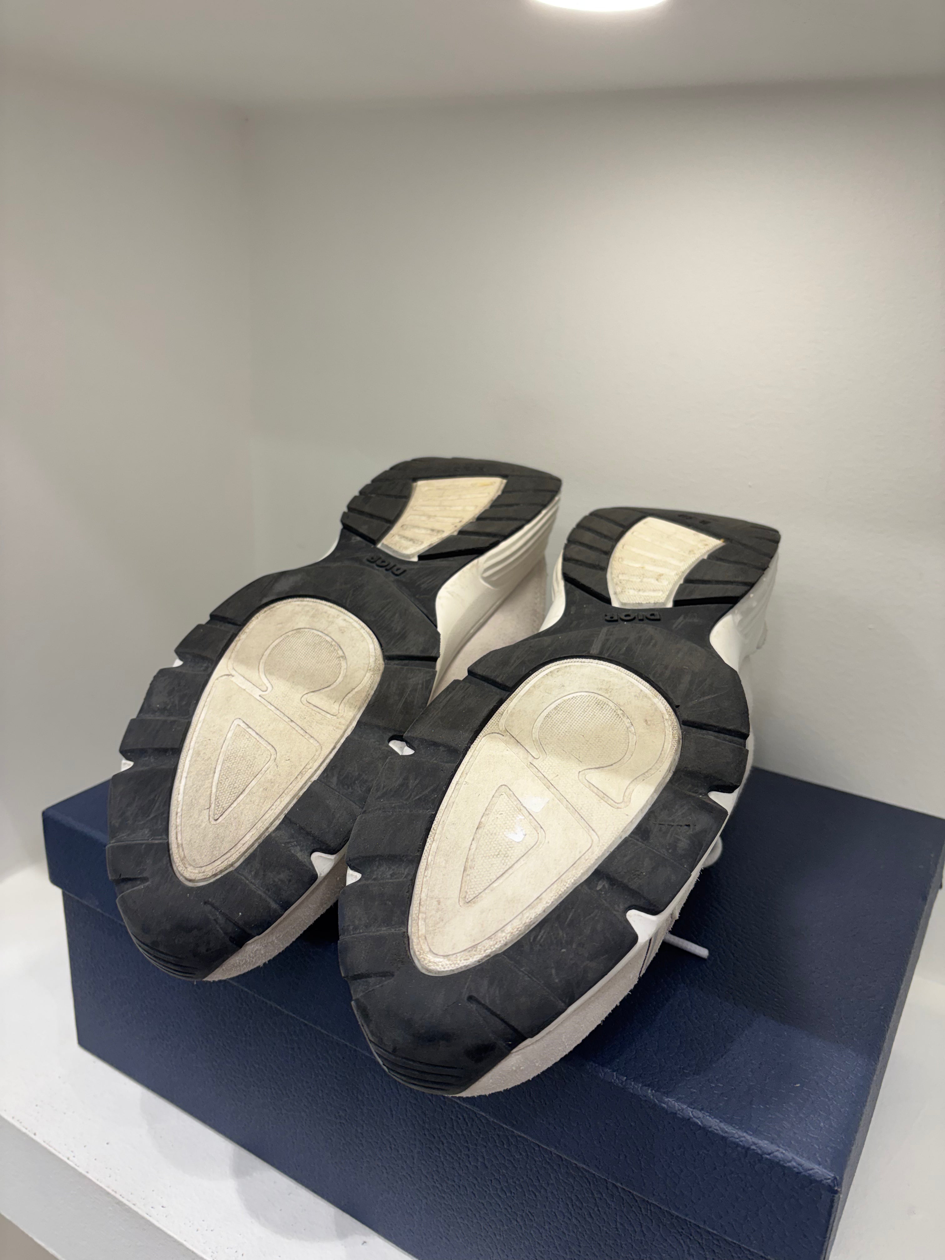 Dior B30 Countdown Ecru  (43 EU)