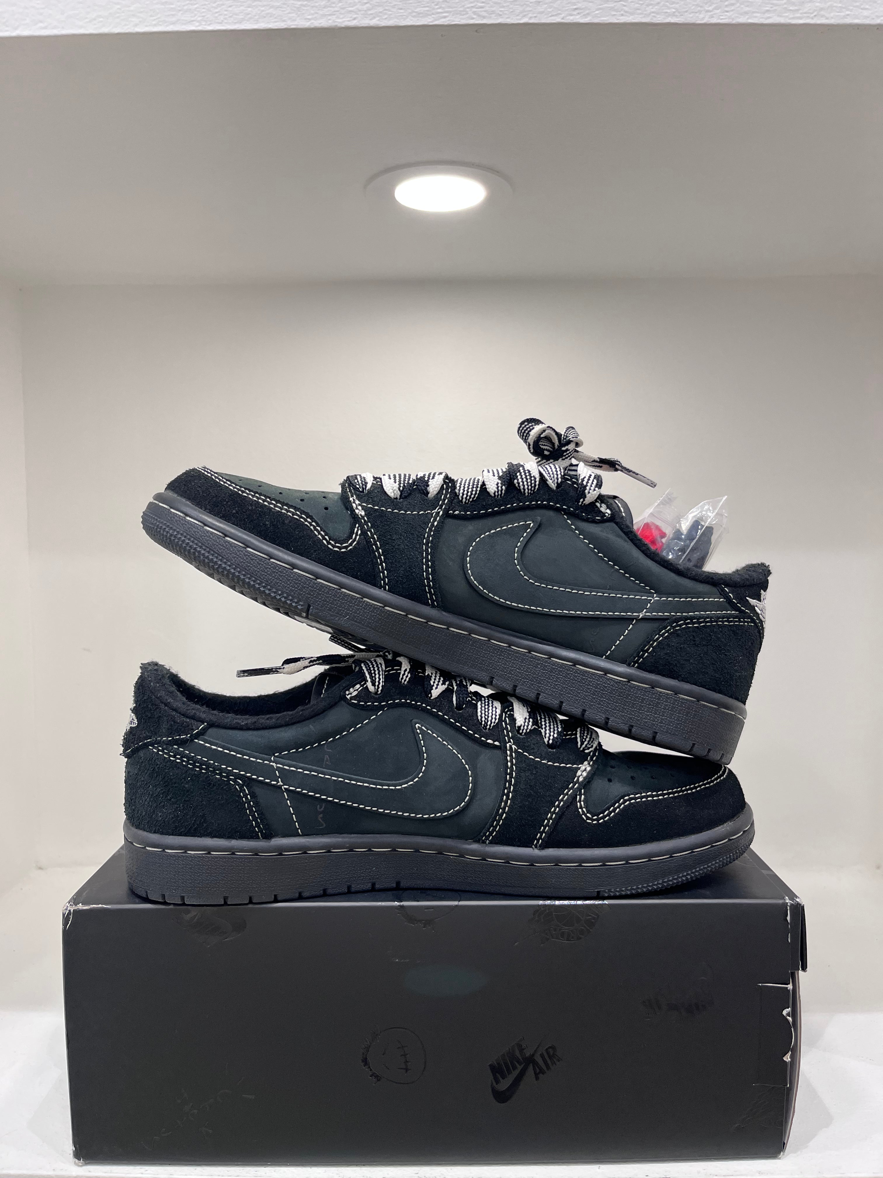 Air Jordan 1 Retro Low OG SP Travis Scott Black Phantom (42 EU)