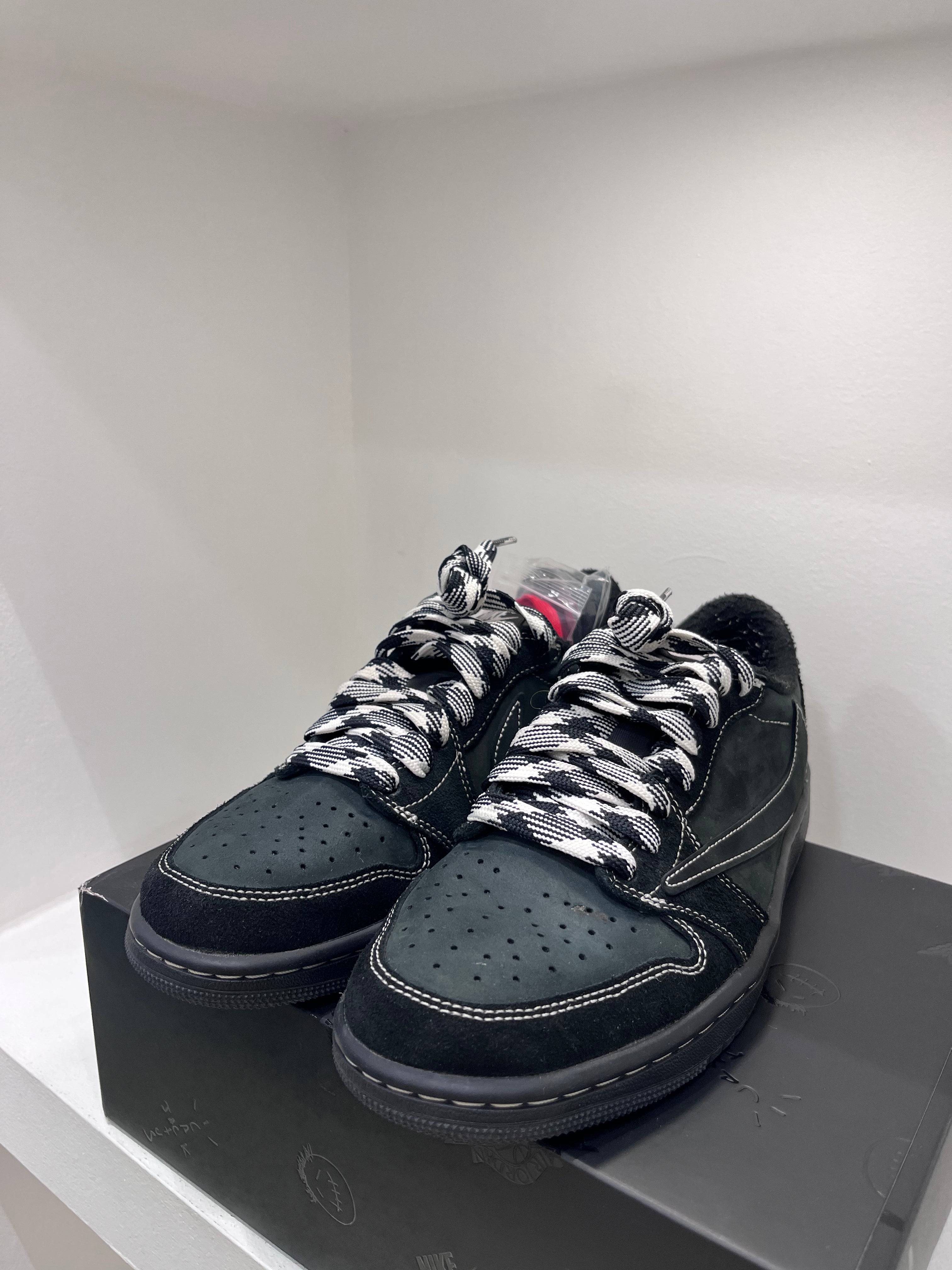 Air Jordan 1 Retro Low OG SP Travis Scott Black Phantom (42 EU)