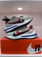 Nike Vaporwaffle Sacai Sport Fuschia Game Royal (44,5 EU)