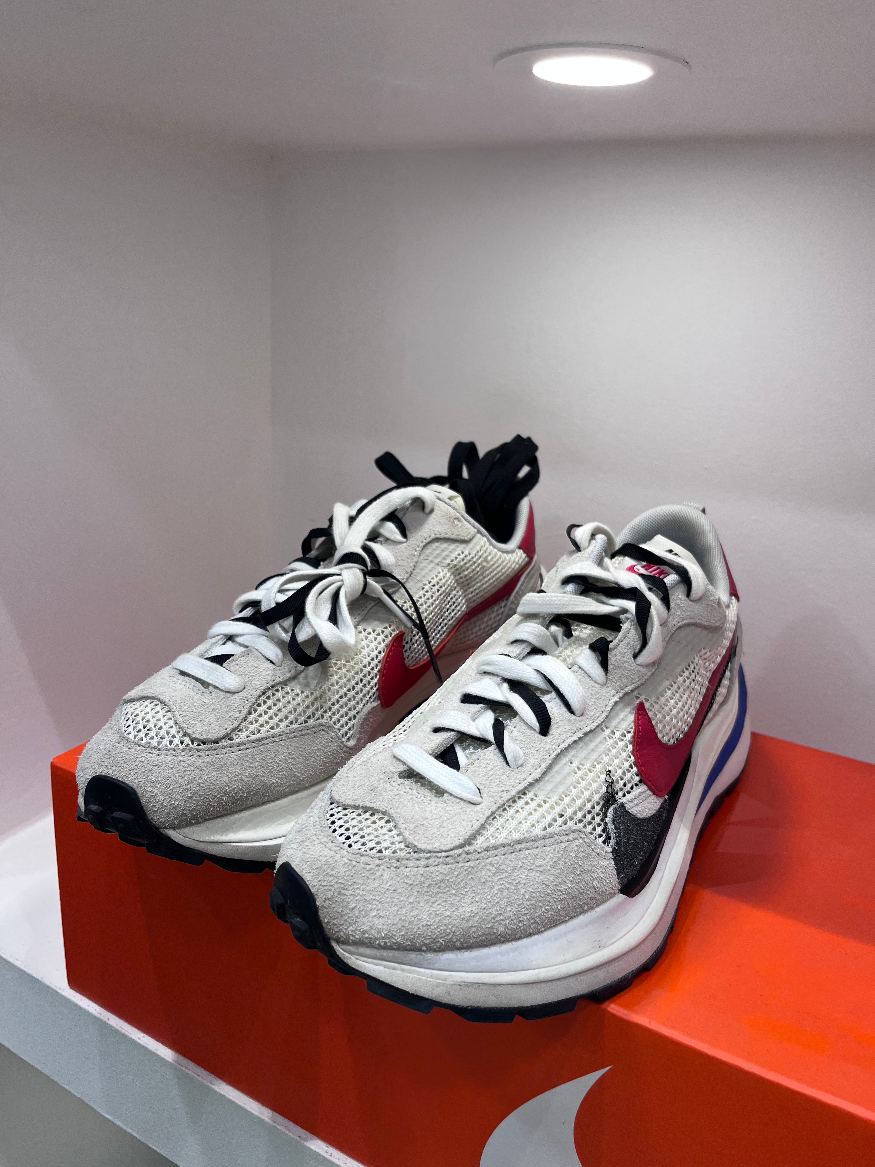 Nike Vaporwaffle Sacai Sport Fuschia Game Royal (44,5 EU)