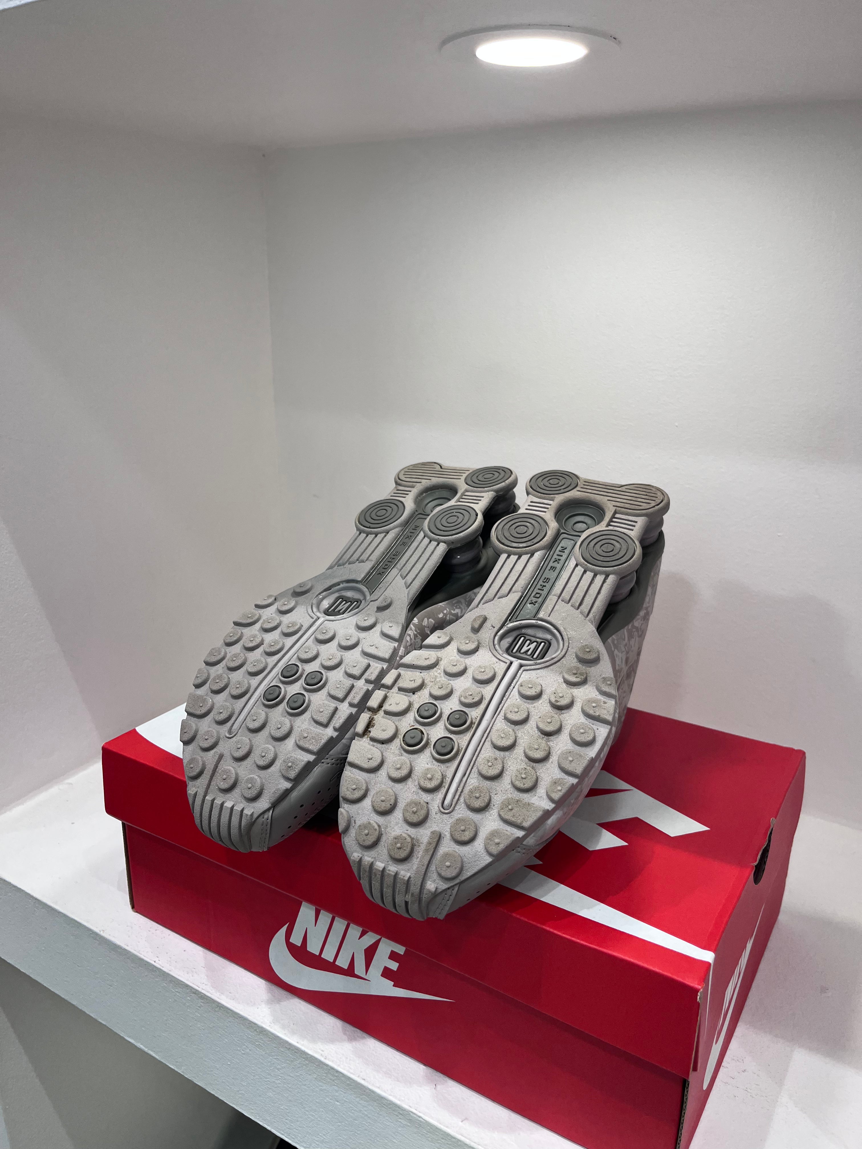 Nike Shox R4 Flat Pewter Floral (Women's) (38 EU)