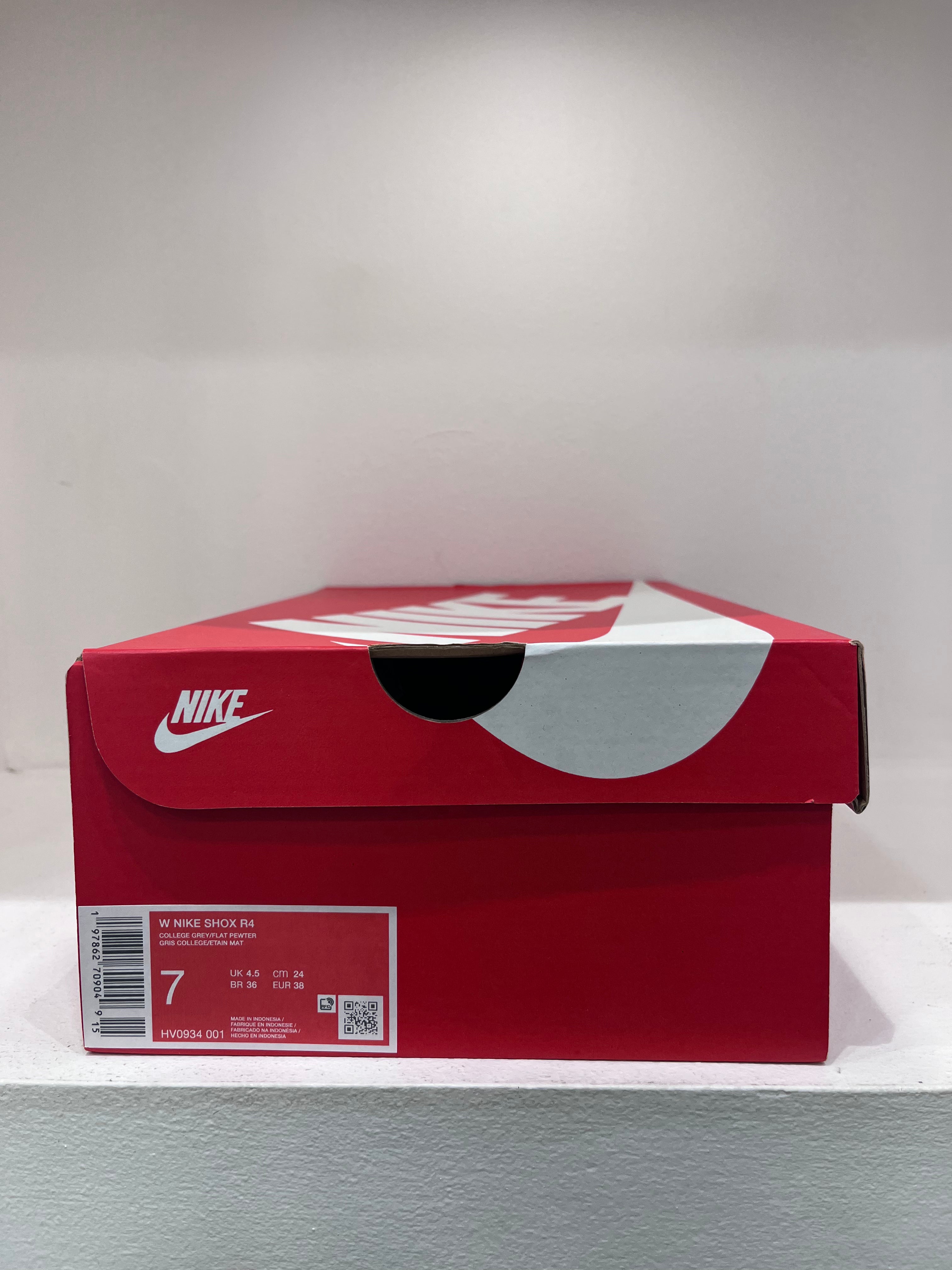 Nike Shox R4 Flat Pewter Floral (Women's) (38 EU)