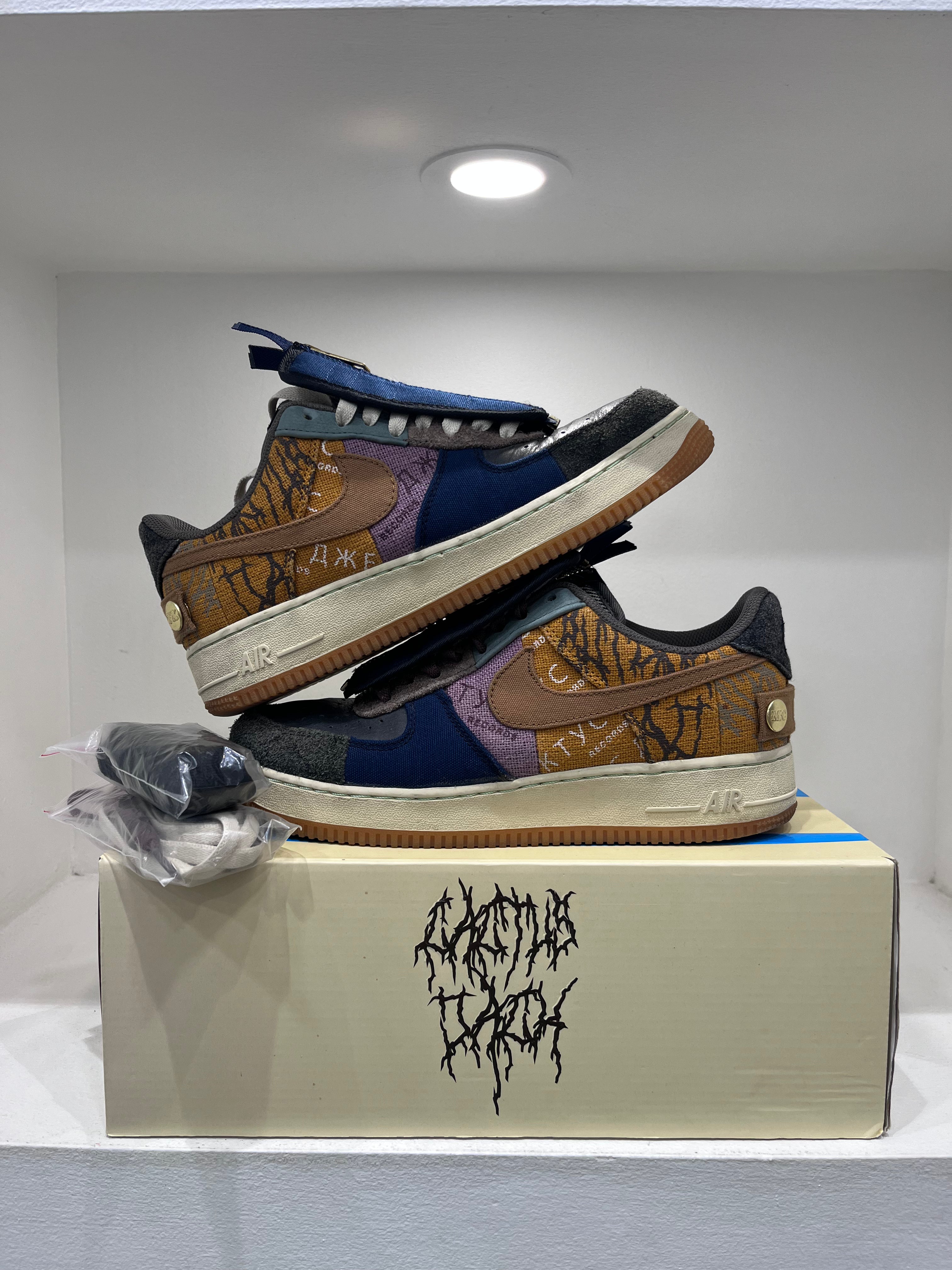Nike Air Force 1 Low Travis Scott Cactus Jack (42 EU)