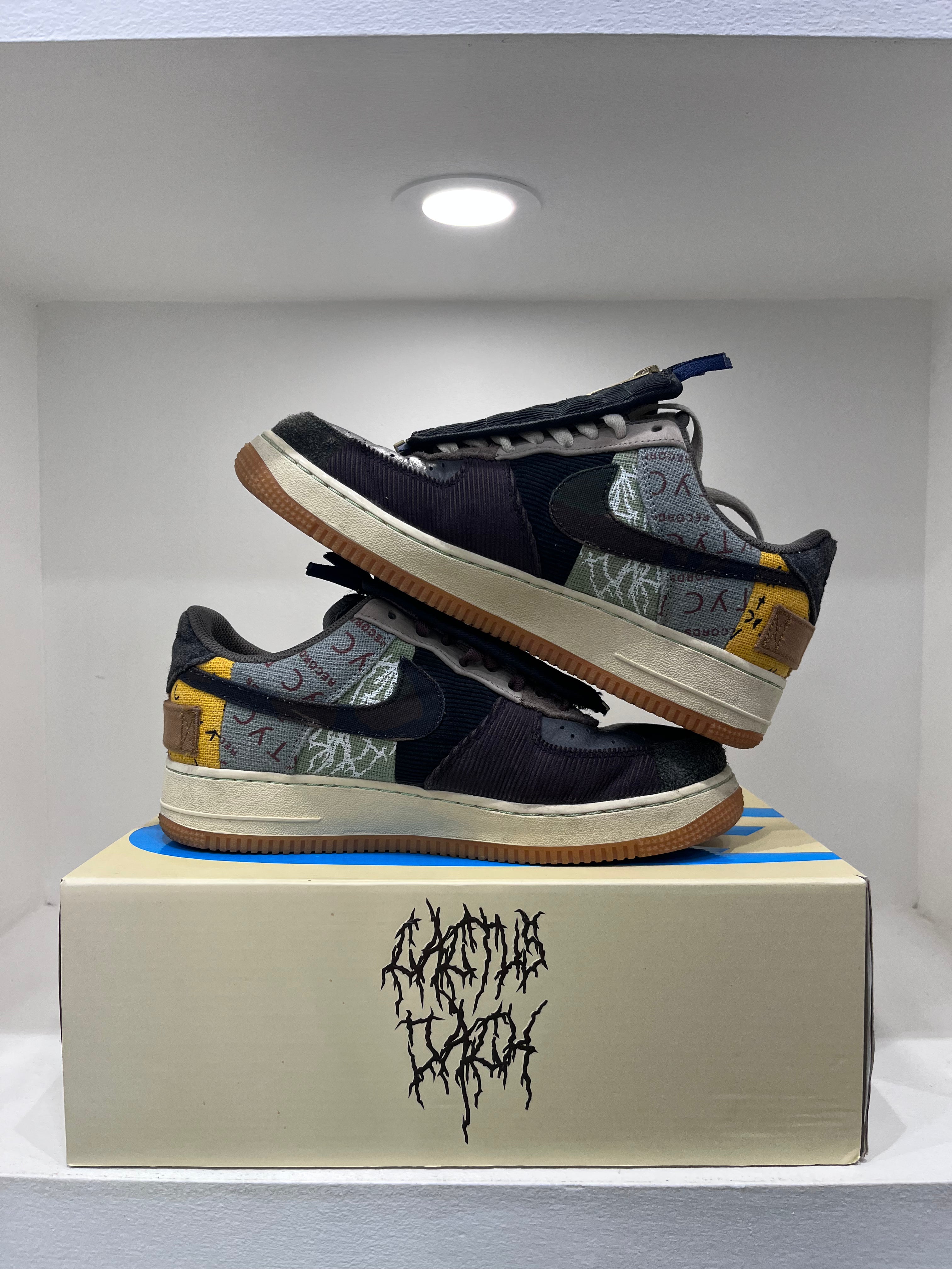 Nike Air Force 1 Low Travis Scott Cactus Jack (42 EU)