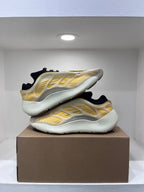 Adidas Yeezy 700 V3 Mono Safflower (42 2/3)