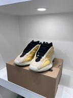 Adidas Yeezy 700 V3 Mono Safflower (42 2/3)
