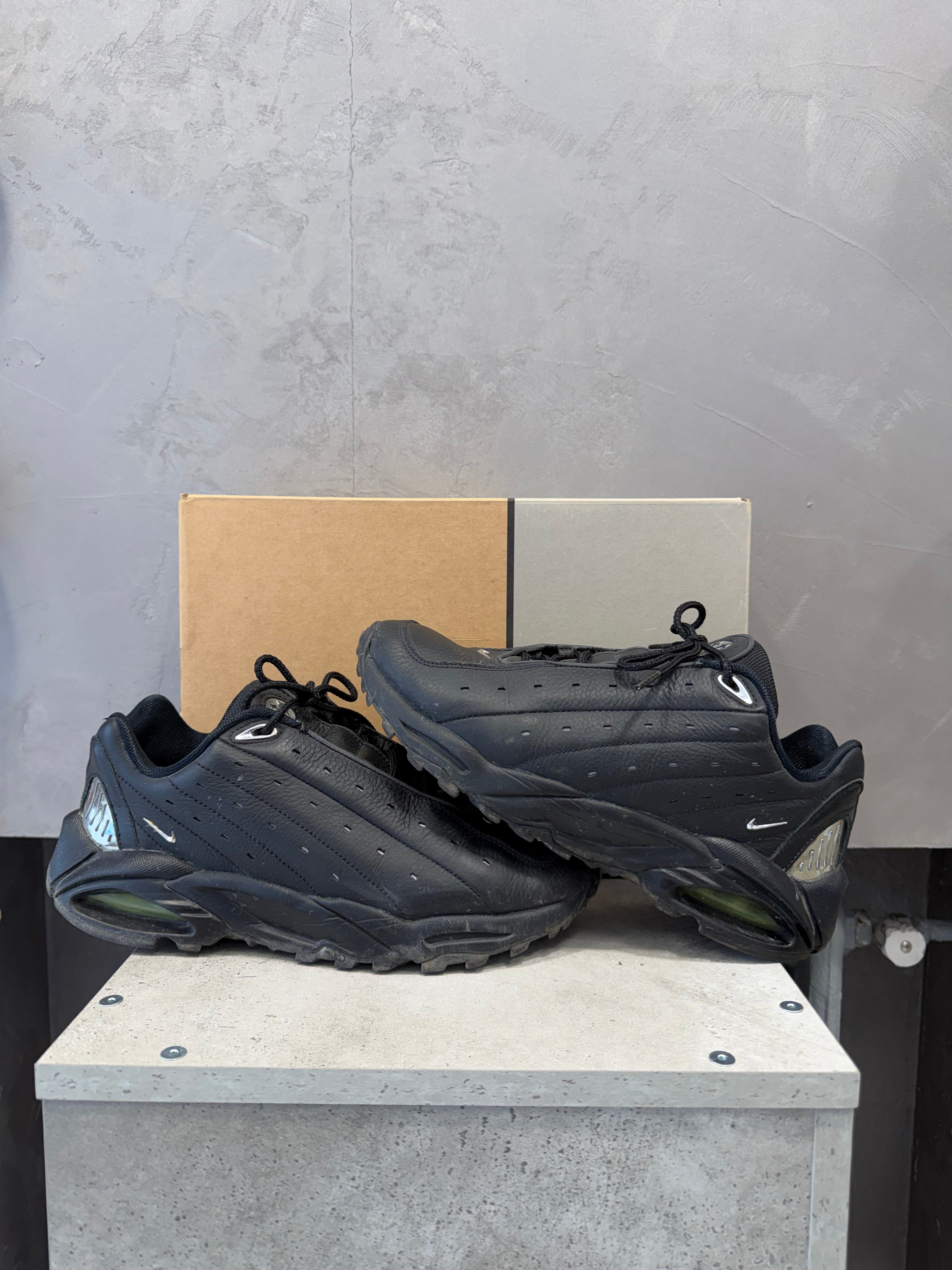 Nike Hot Step Air Terra Drake NOCTA Triple Black (42,5 EU)