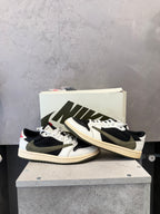 Air Jordan 1 Retro Low OG SP Travis Scott Olive  (40 EU)
