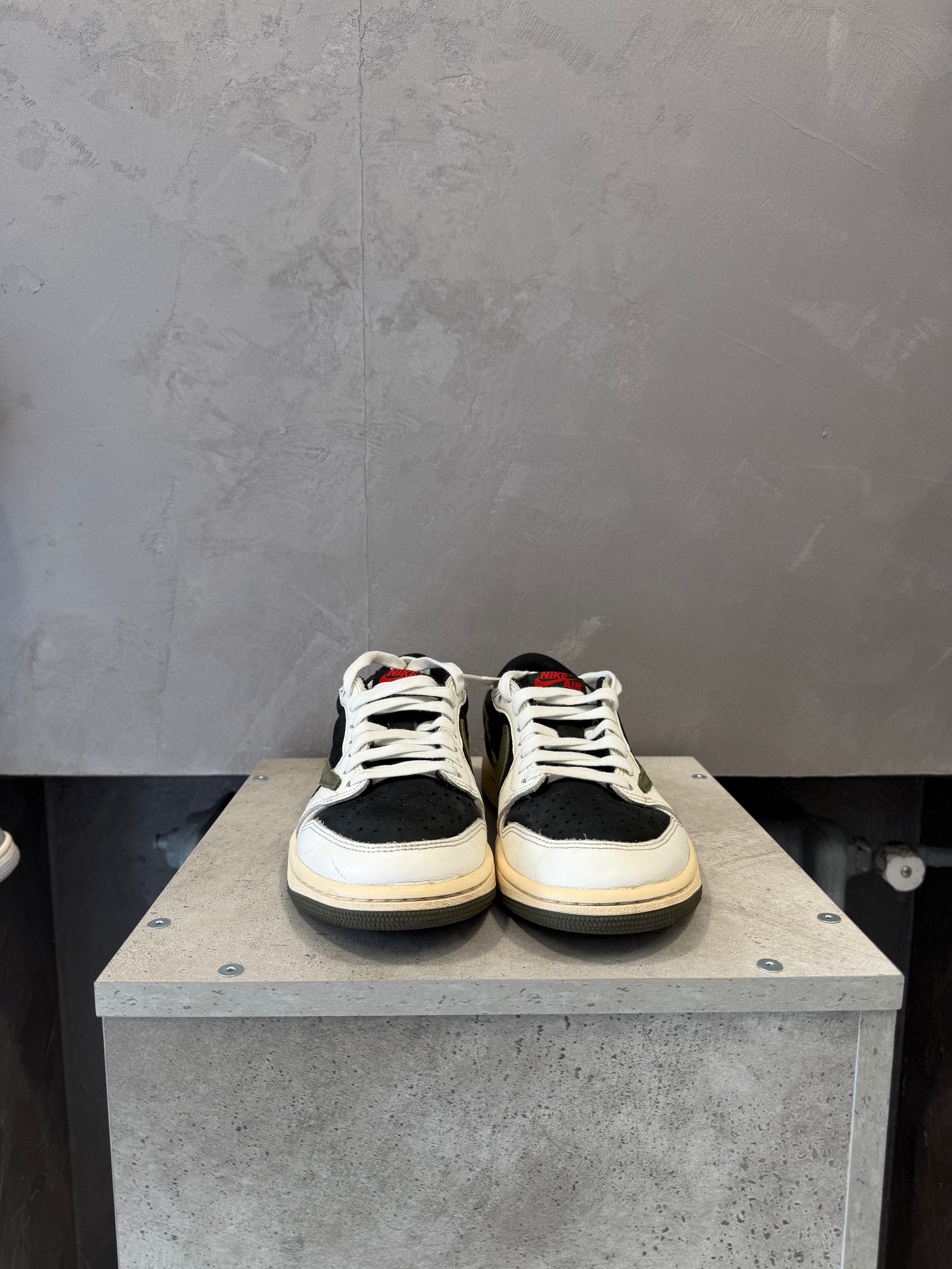 Air Jordan 1 Retro Low OG SP Travis Scott Olive  (40 EU)