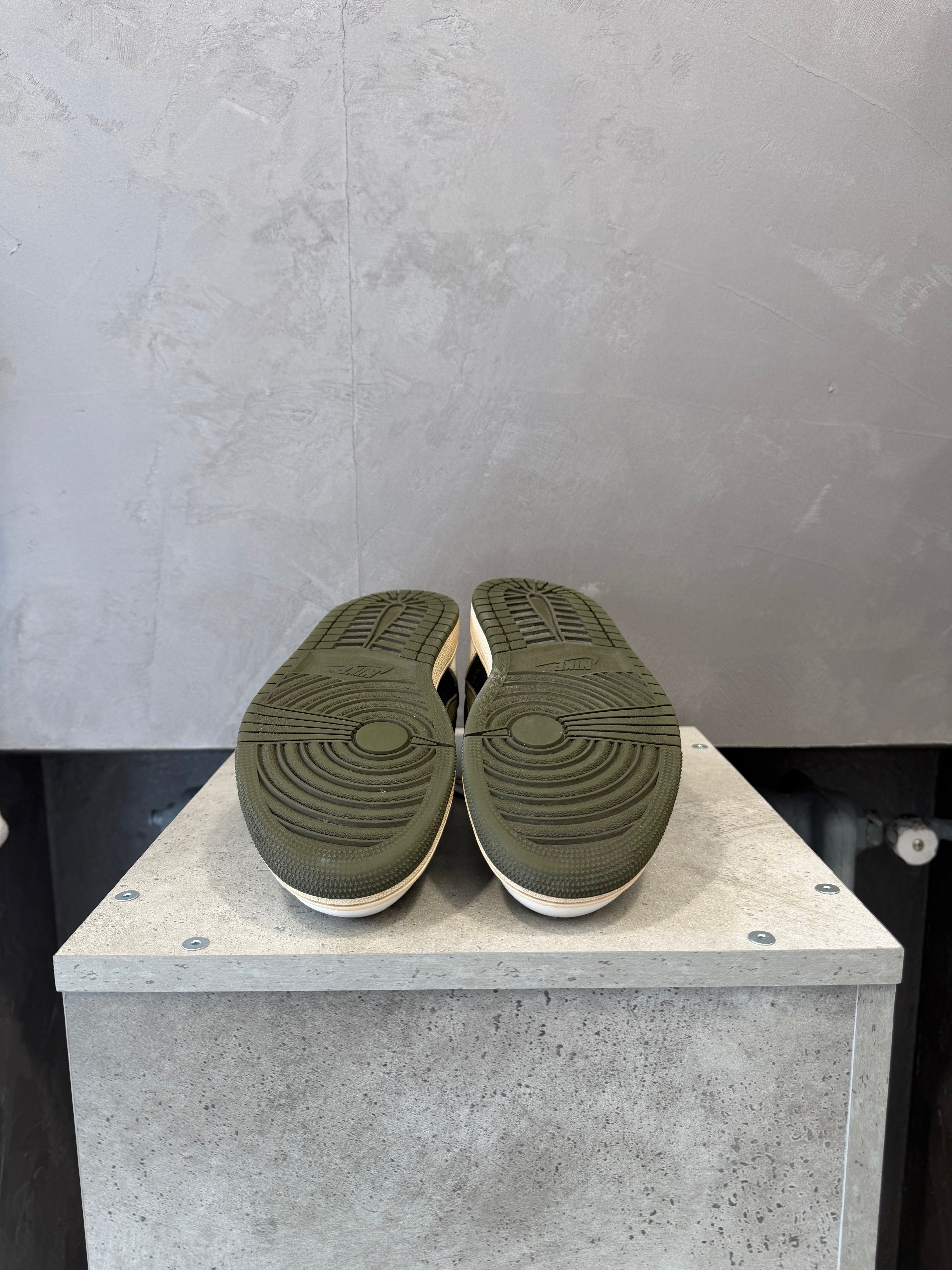 Air Jordan 1 Retro Low OG SP Travis Scott Olive  (40 EU)