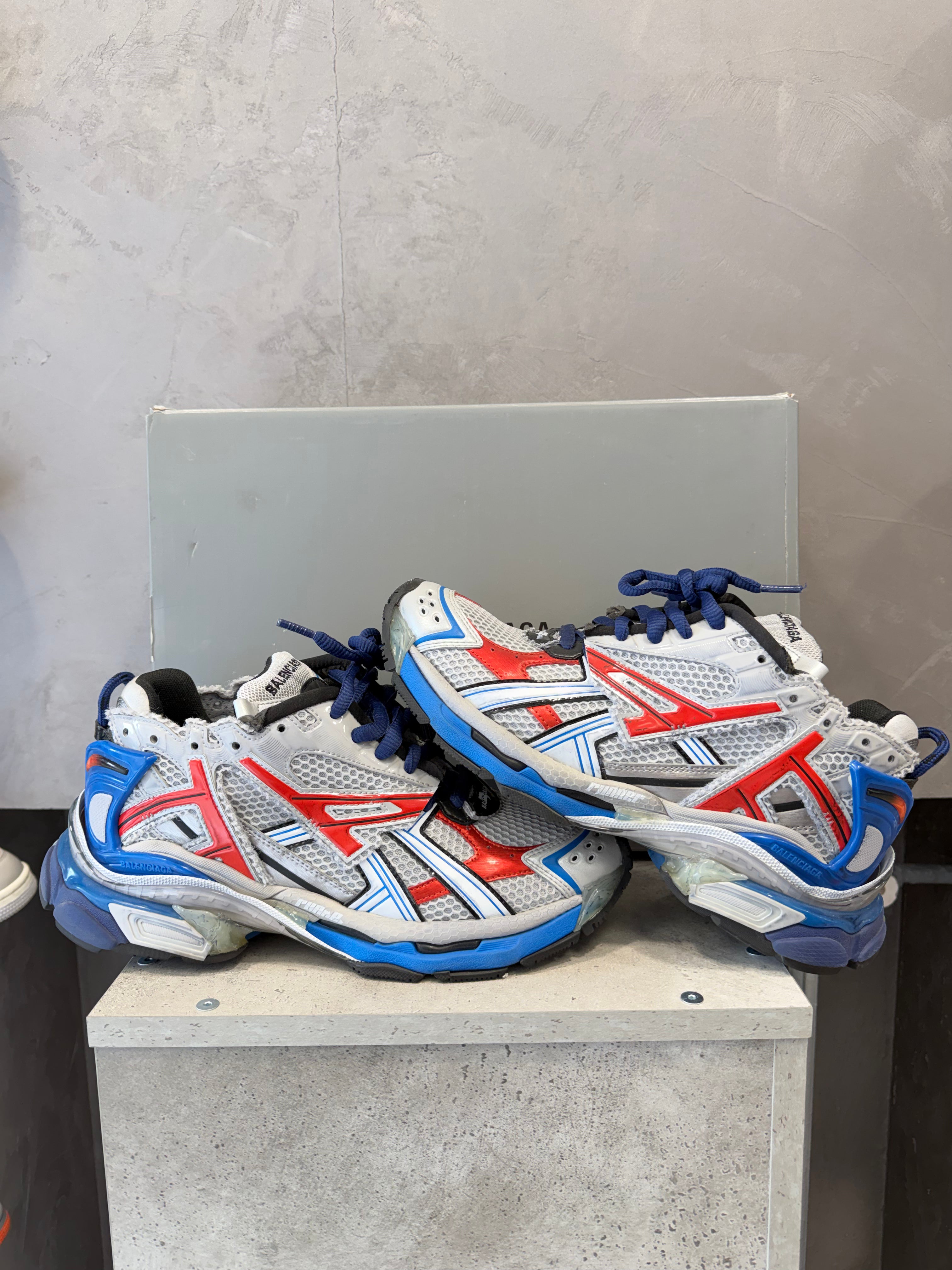 Balenciaga Runner Grey Blue Red Black (41 EU)