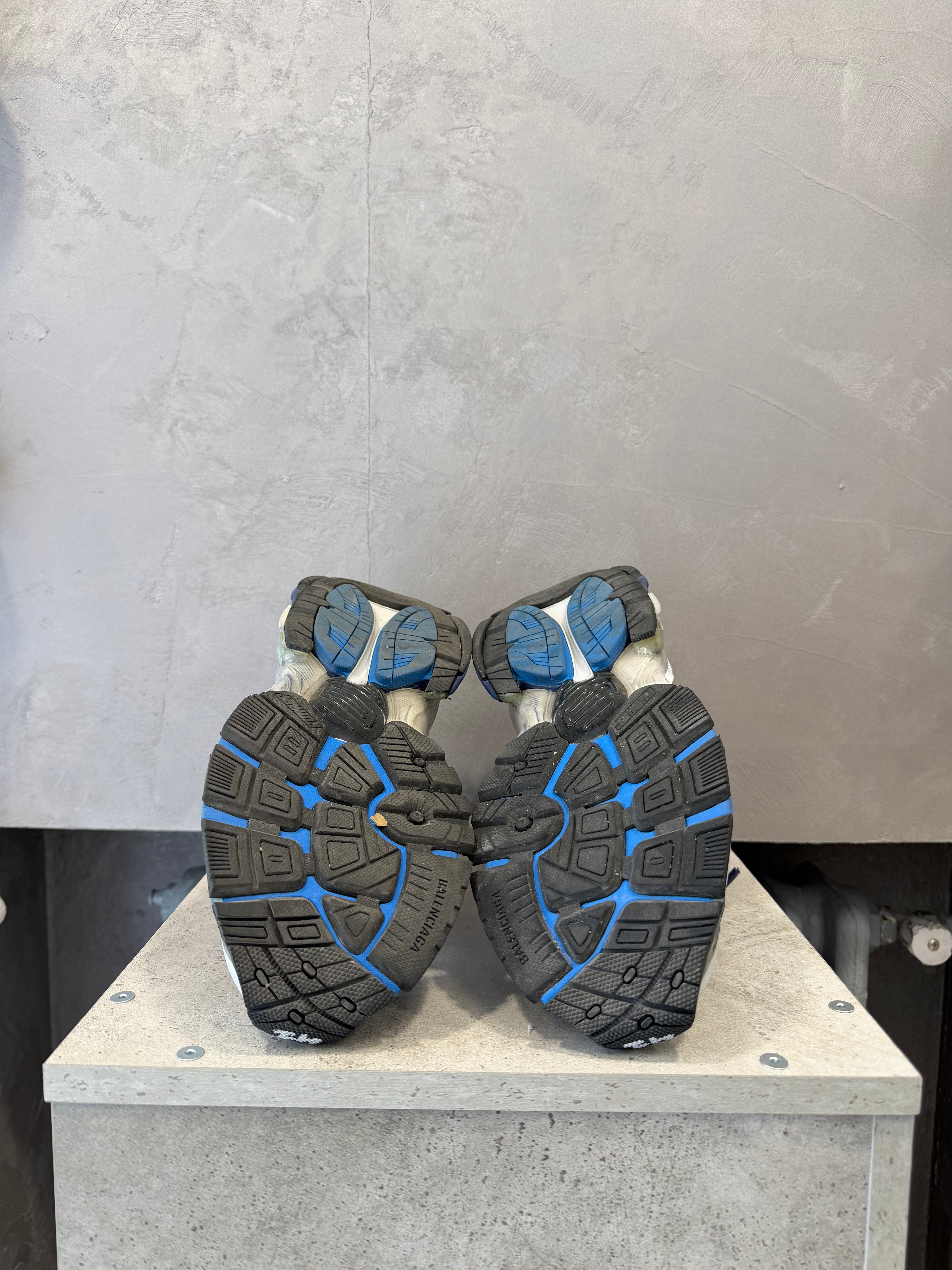 Balenciaga Runner Grey Blue Red Black (41 EU)