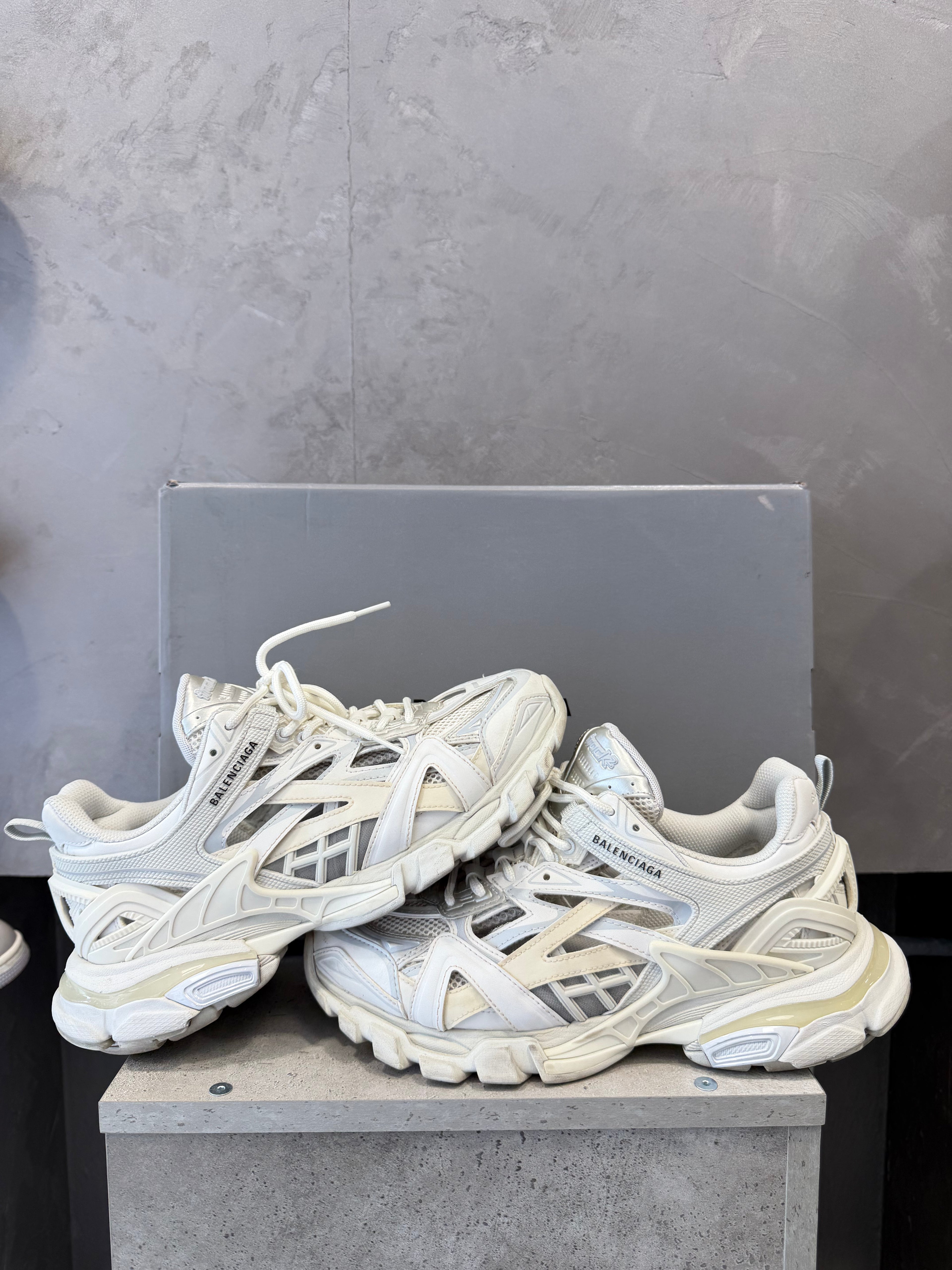 Balenciaga Track 2.0 White (41 EU)