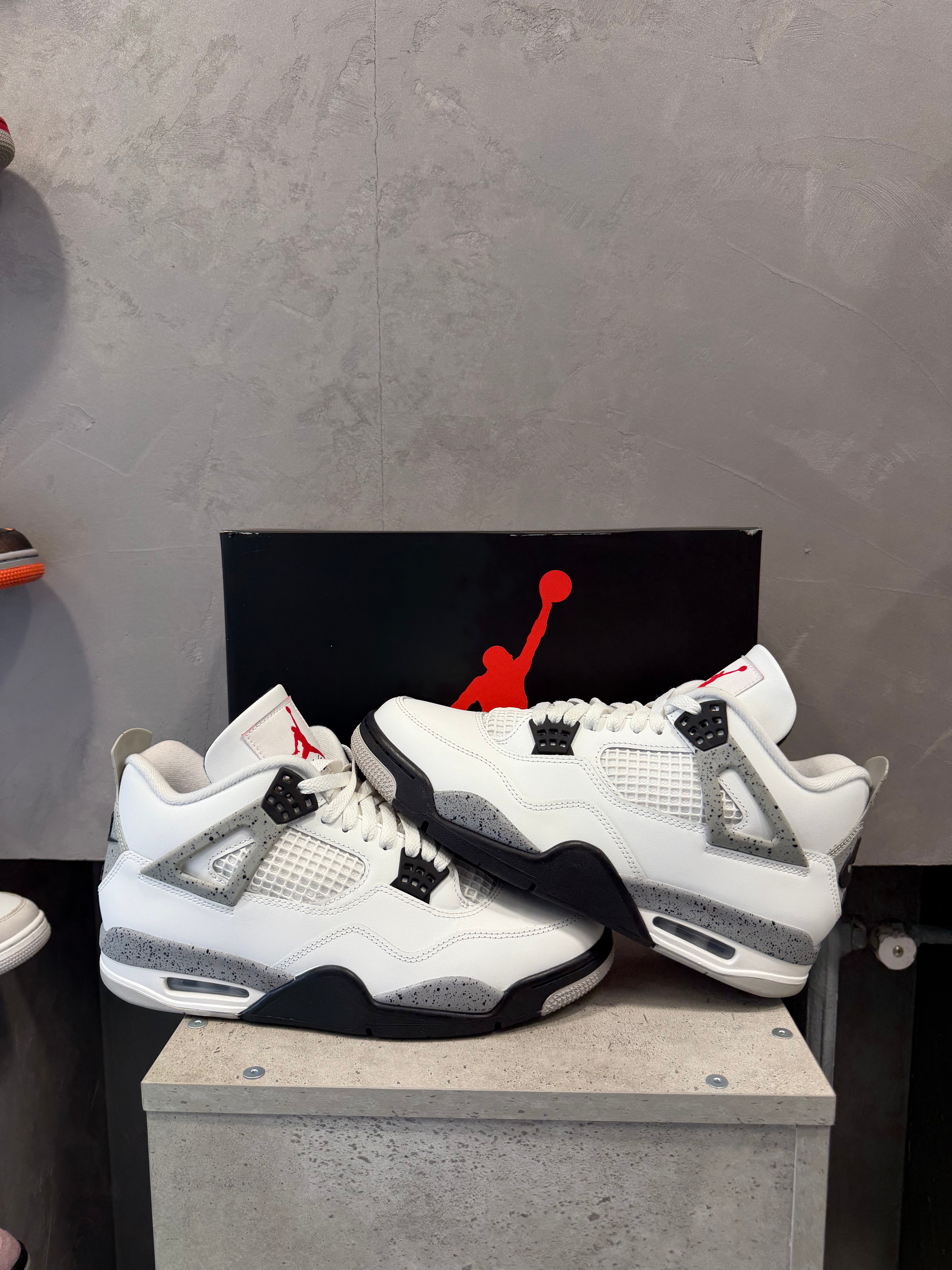 Air Jordan 4 Retro White Cement (44 EU)