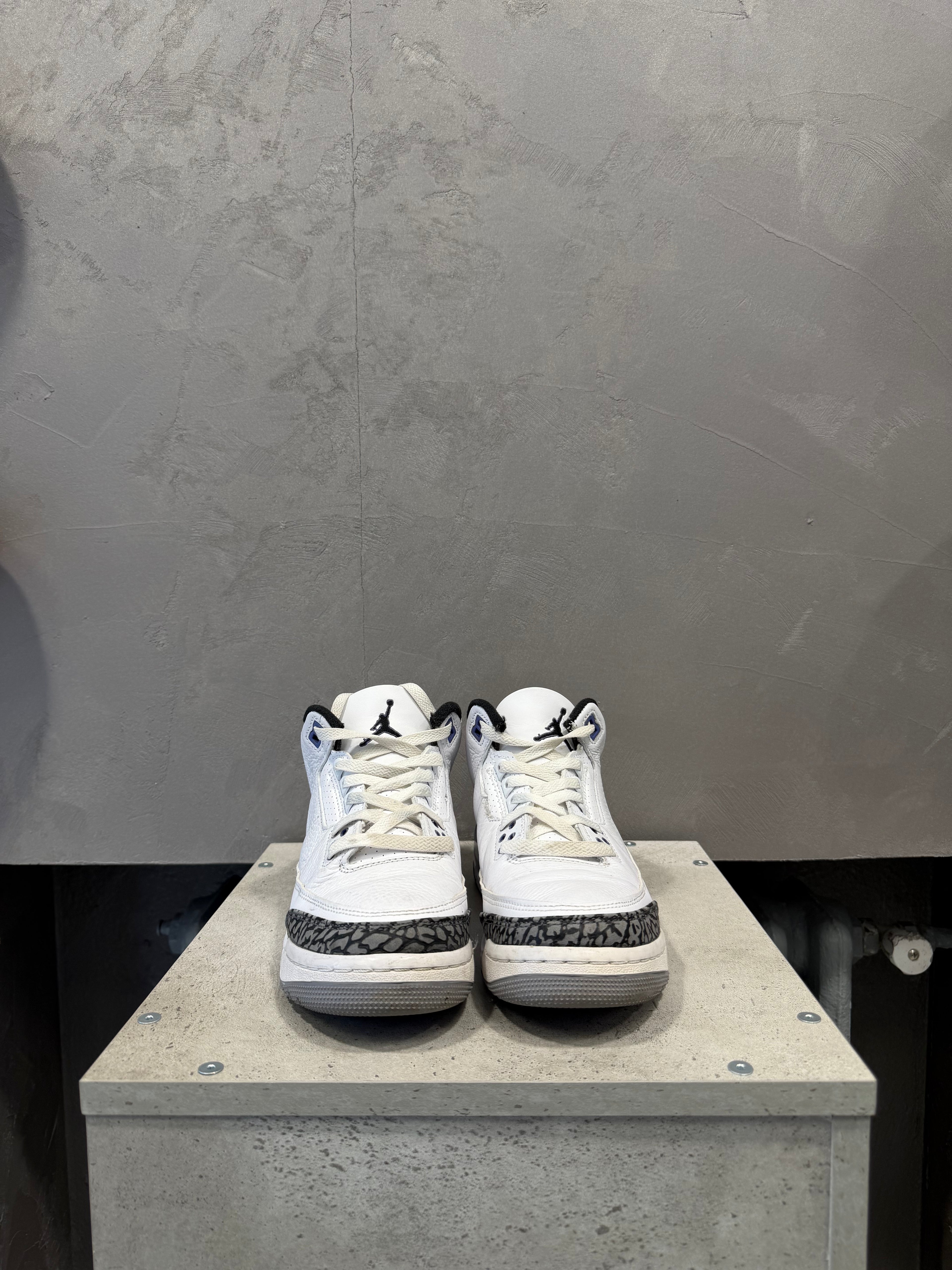 Air Jordan 3 Retro Dark Iris (GS) (39 EU)