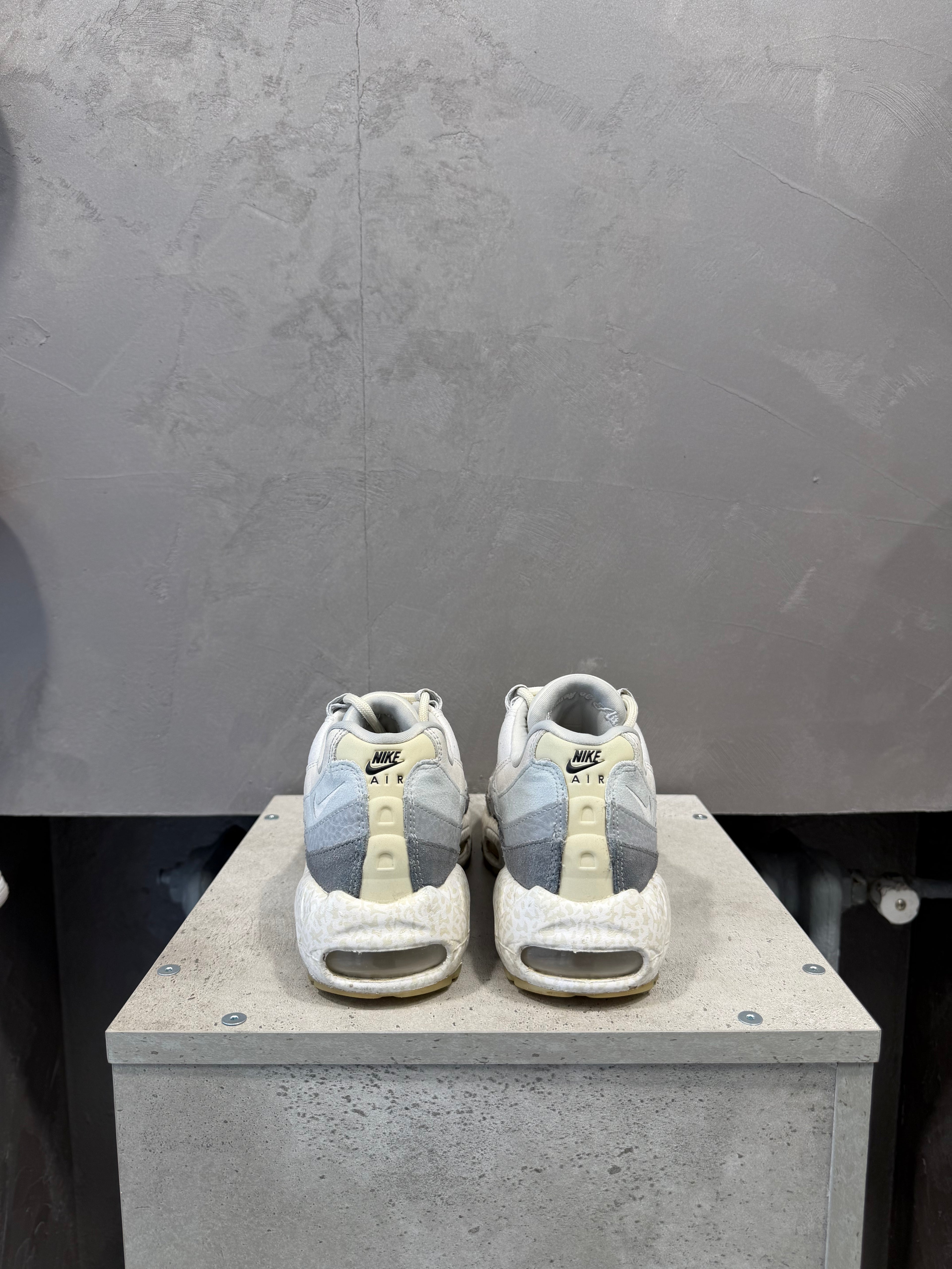 Nike Air Max 95 Light Bone GID (39 EU)