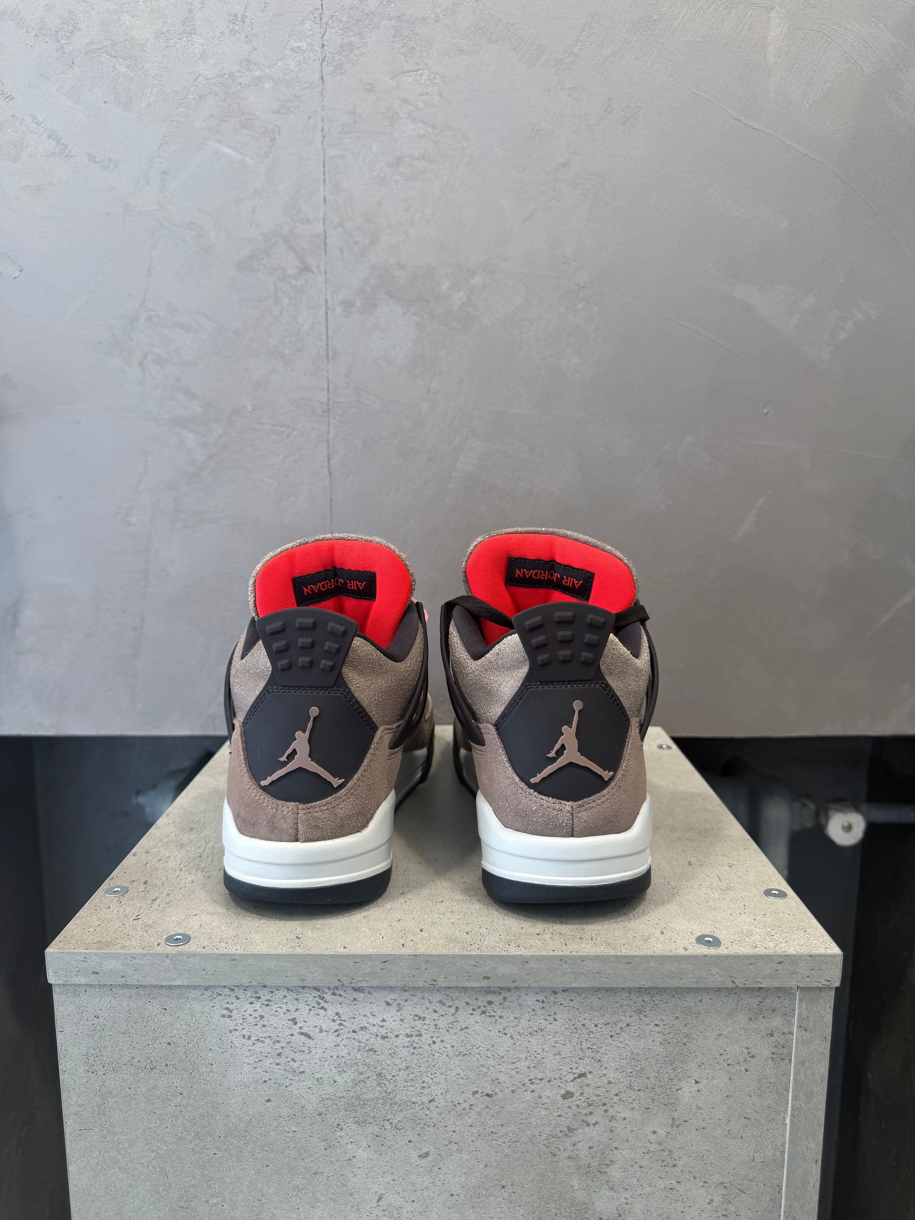 Air Jordan 4 Retro Taupe Haze (41 EU)