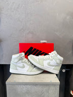 Air Jordan 1 High OG Seafoam (40,5  EU)