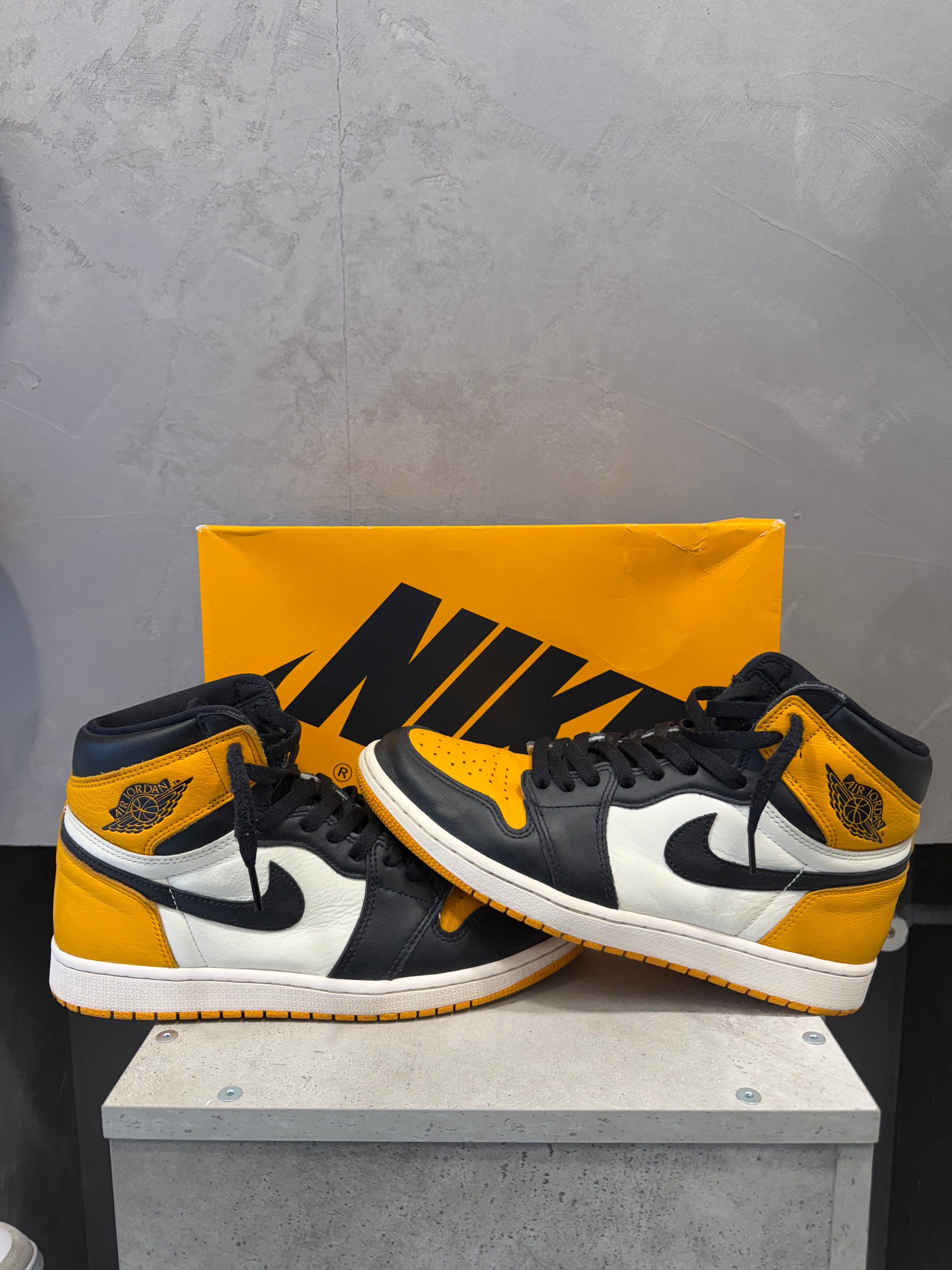Air Jordan 1 High Retro Taxi (44 EU)