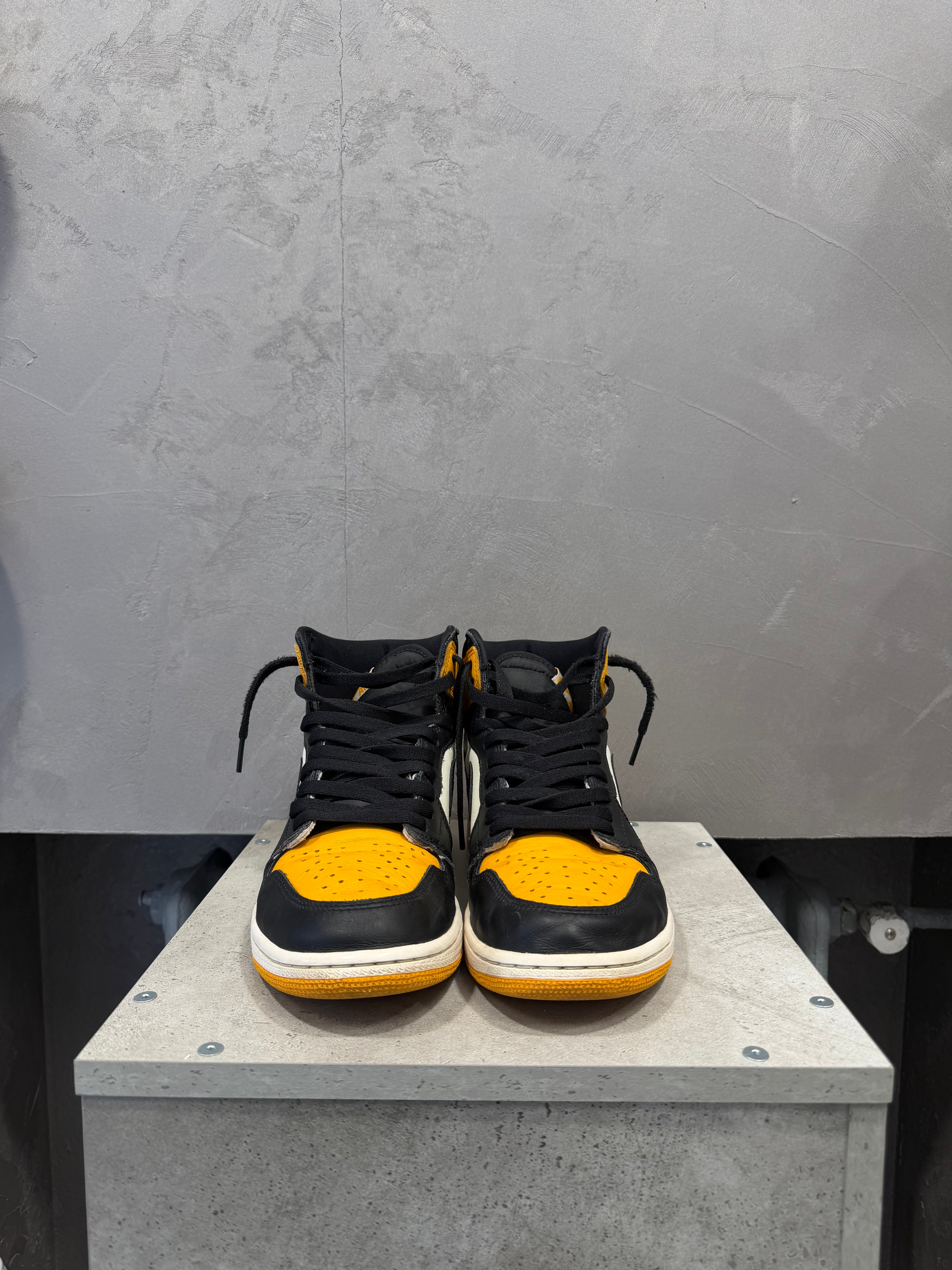 Air Jordan 1 High Retro Taxi (44 EU)