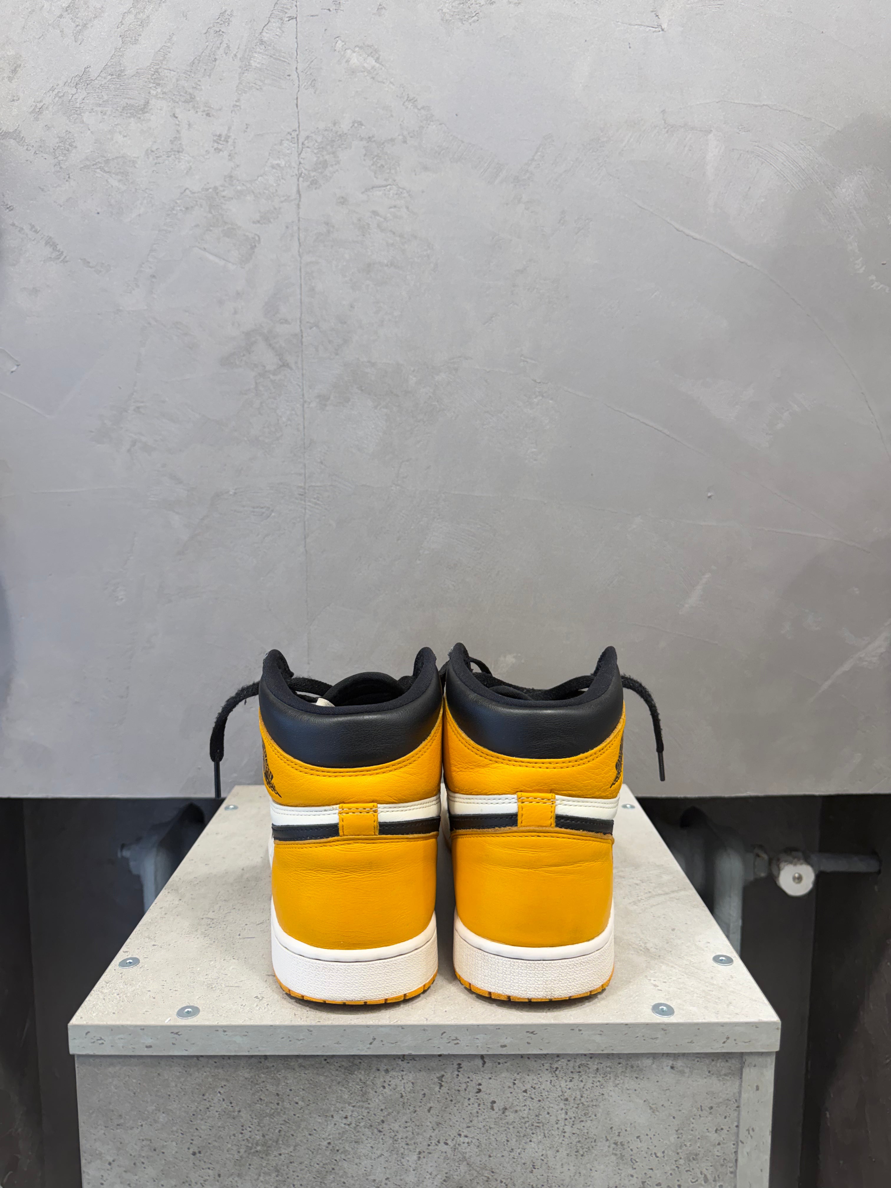 Air Jordan 1 High Retro Taxi (44 EU)